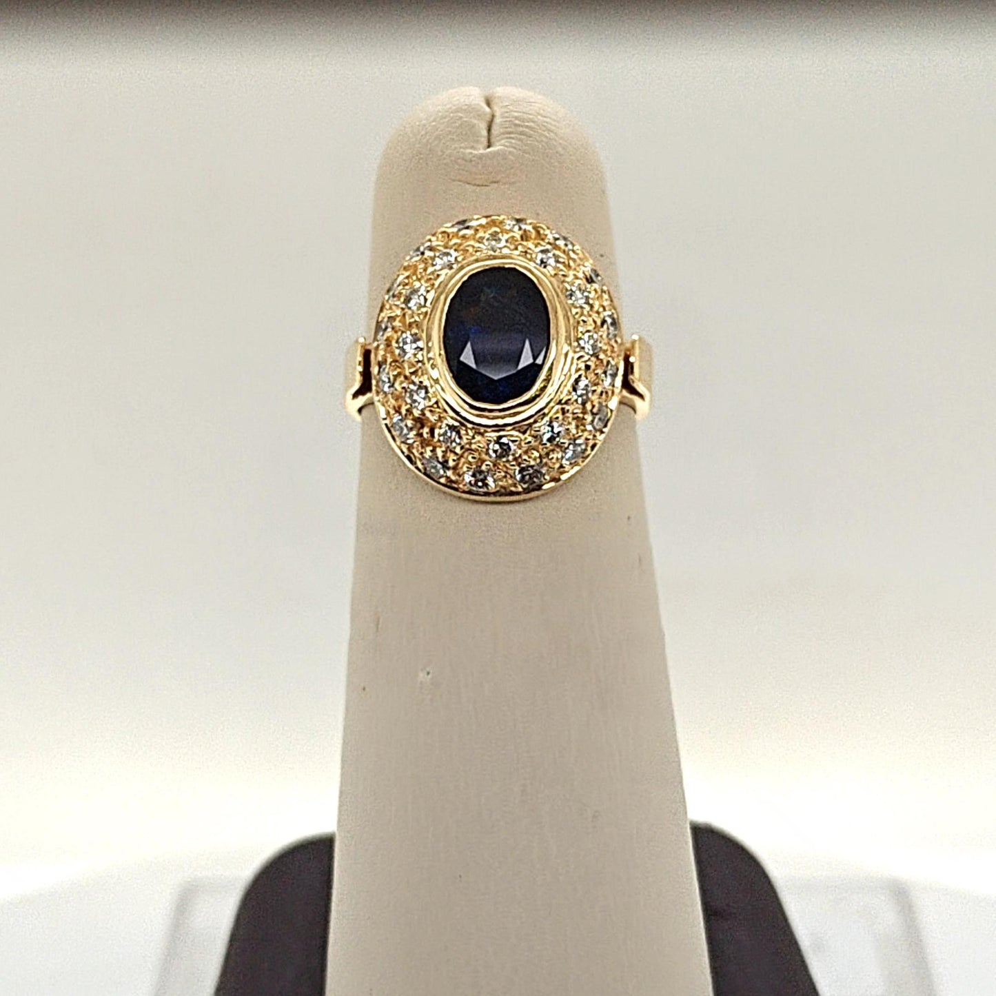 SAPPHIRE AND DIAMOND RING YELLOW GOLD