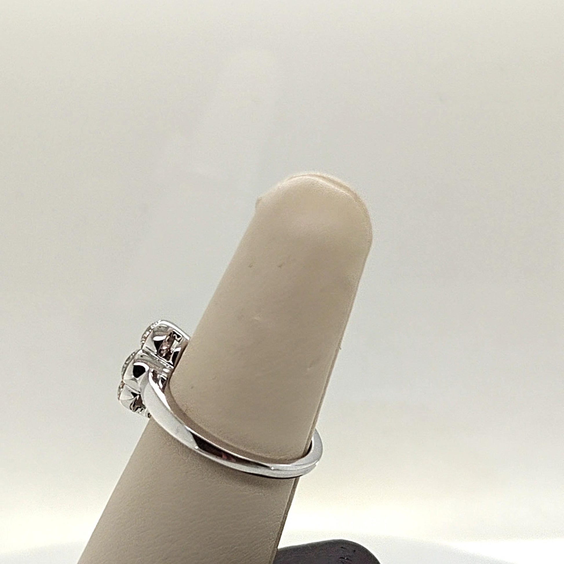 DIAMOND RING FOUR ROUND 1.05CT WHITE GOLD