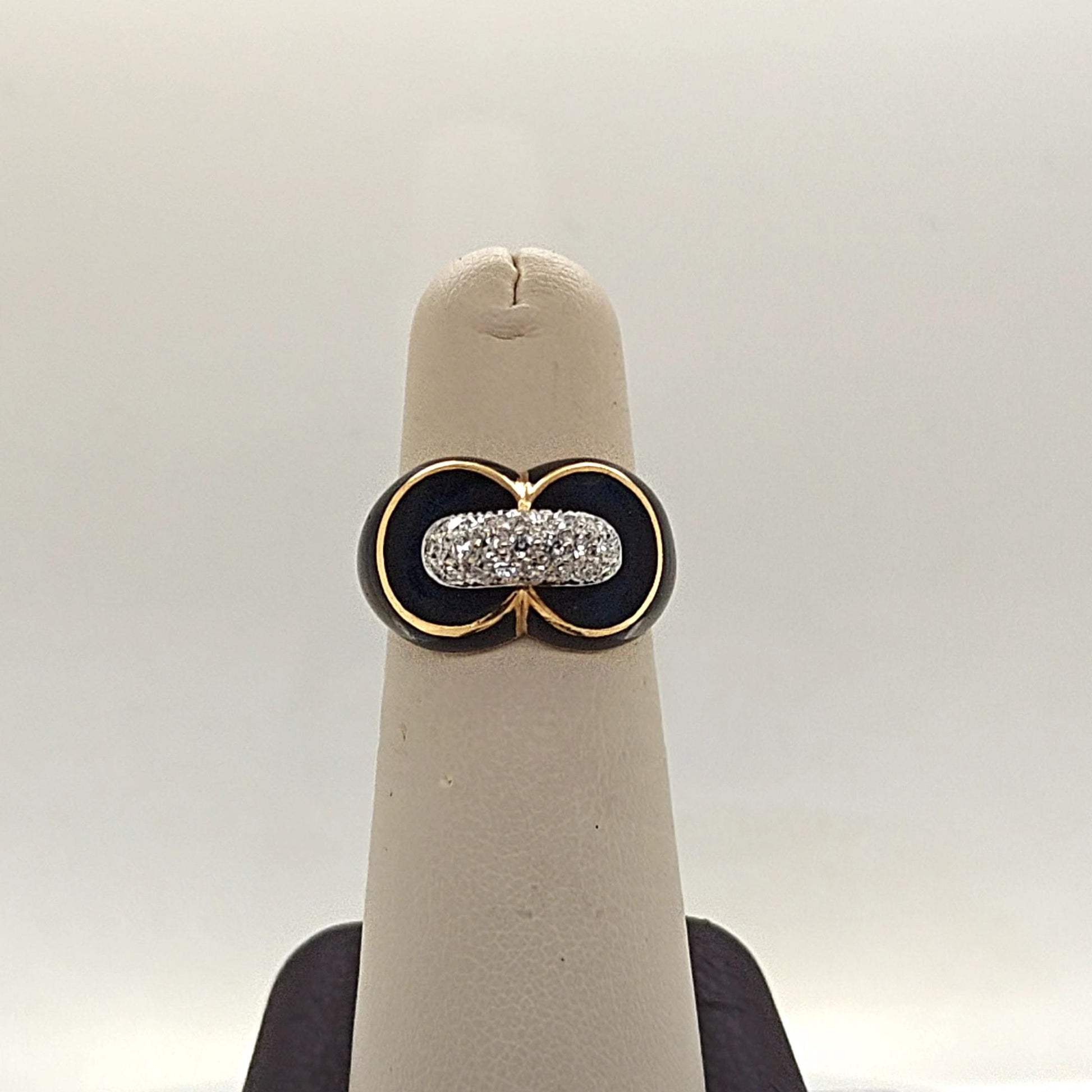 DIAMOND AND ONYX RING YELLOW GOLD