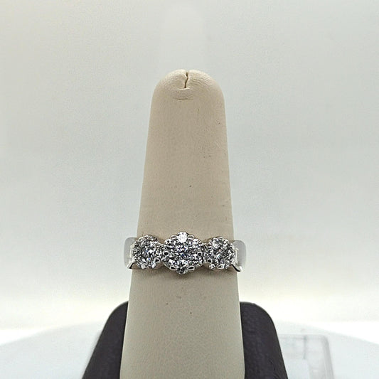 3 CLUSTER DIAMOND RING 1.1CT WHITE GOLD