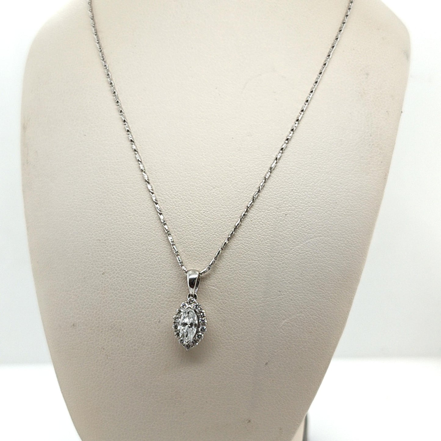DIAMOND PENDANT NECKLACE MARQUISE WHITE GOLD
