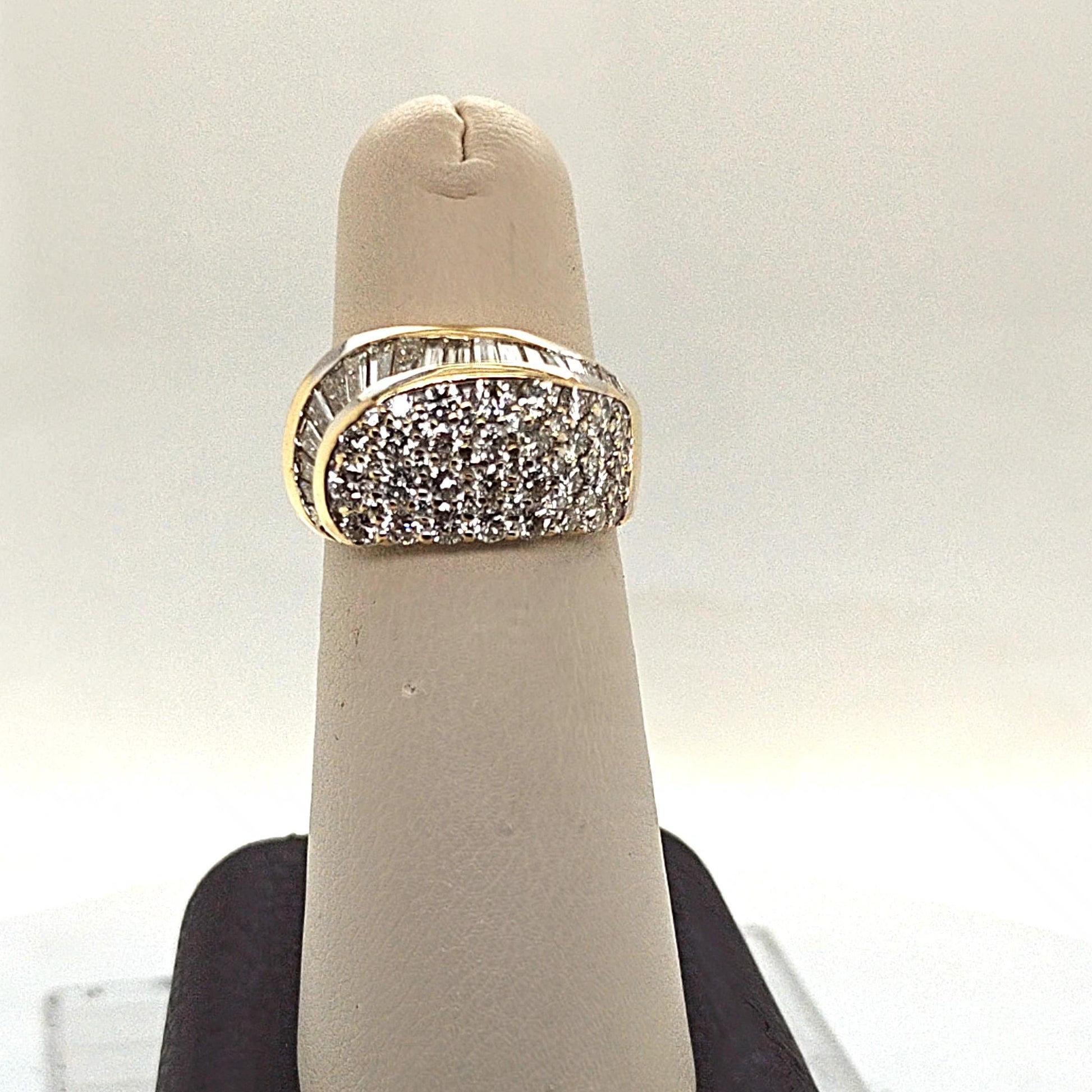 DIAMOND  BAND RING ROUND AND BAGUETTES 2.30CTW YELLOW GOLD