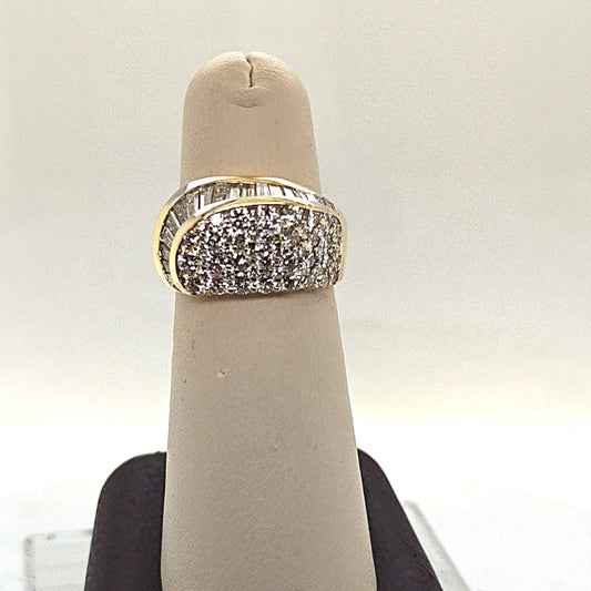 DIAMOND  BAND RING ROUND AND BAGUETTES 2.30CTW YELLOW GOLD