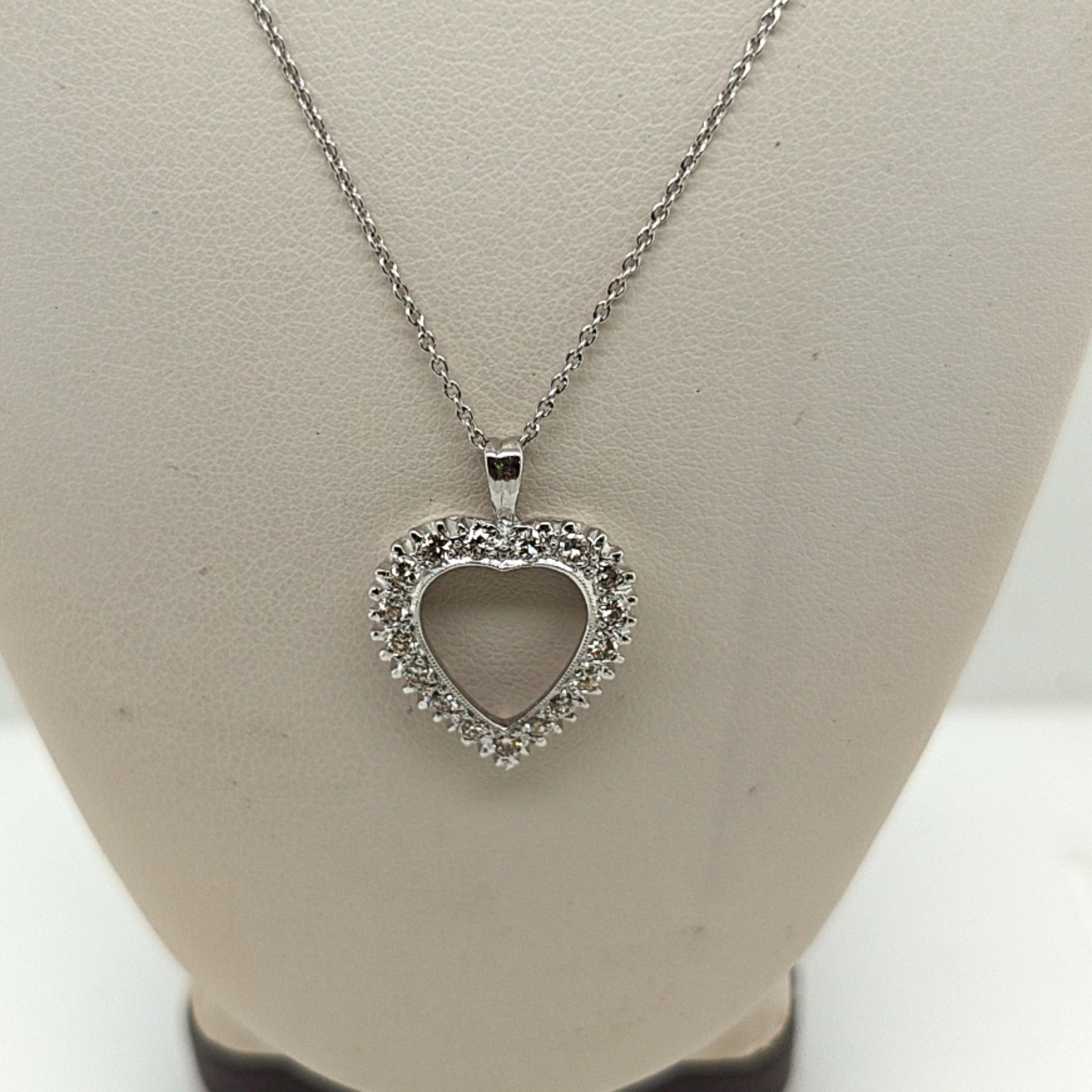 DIAMOND HEART PENDANT NECKLACE WHITE GOLD 0.75CT