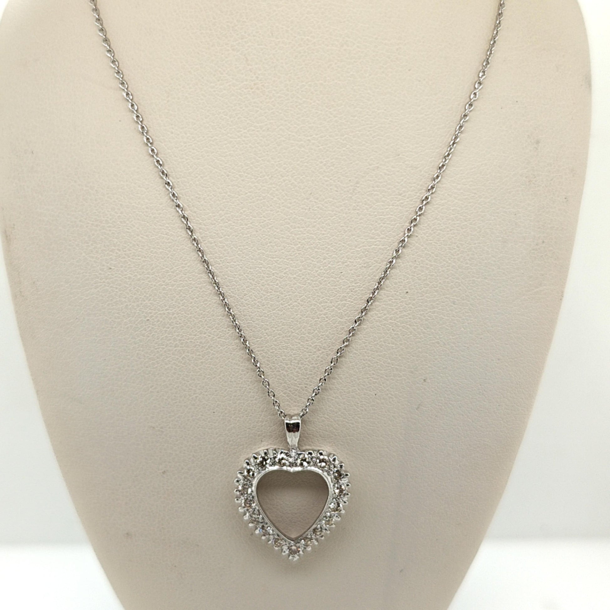 DIAMOND HEART PENDANT NECKLACE WHITE GOLD 0.75CT