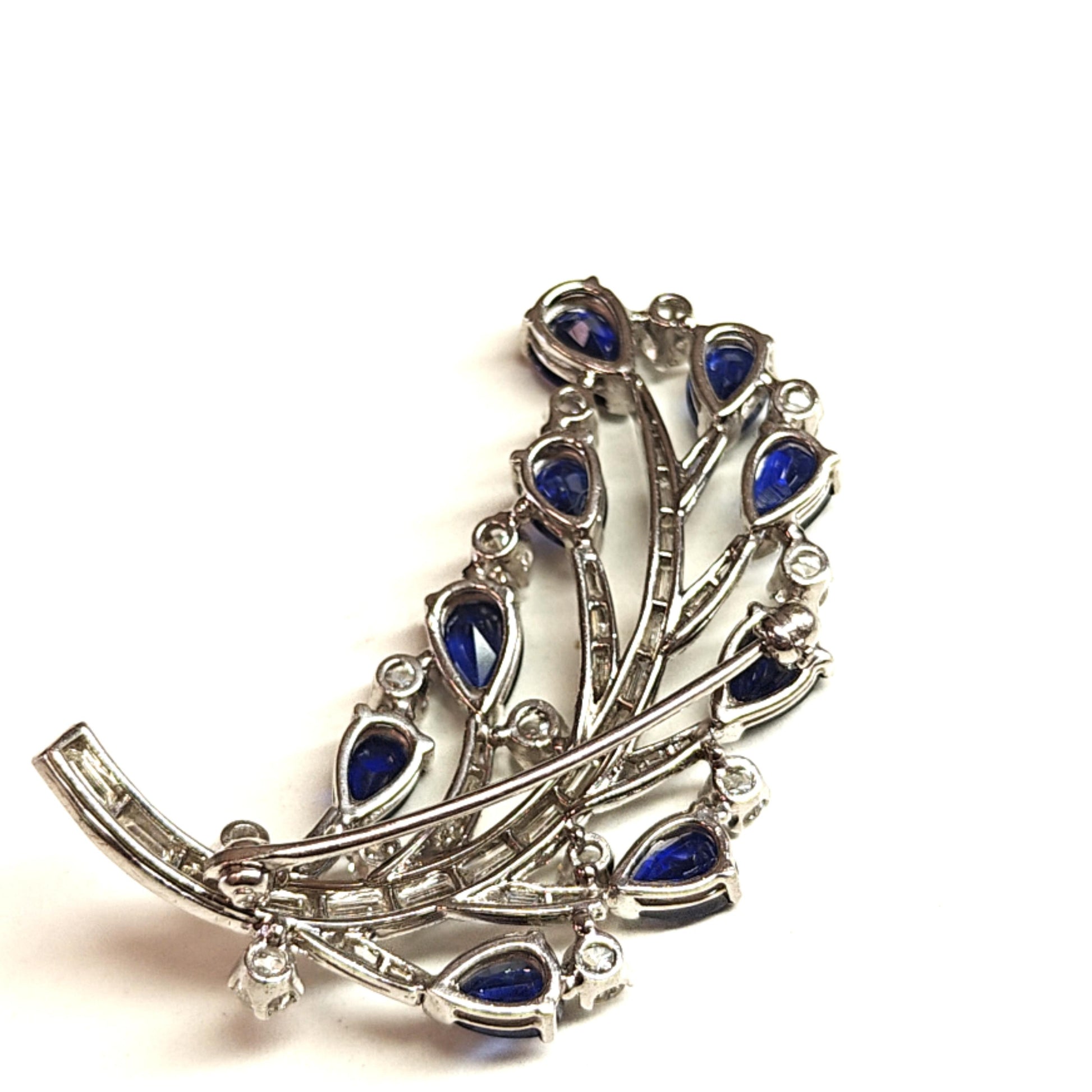 SAPPHIRE AND DIAMOND BROOCH PIN PLATINUM