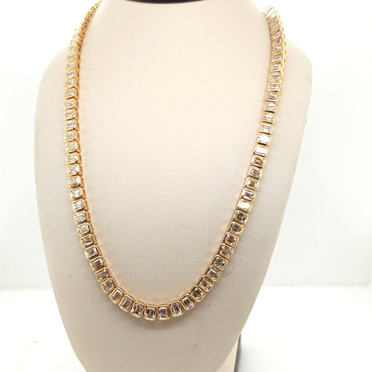DIAMOND NECKLACE 15.4C EMERALD CUT 18K YELLOW GOLD