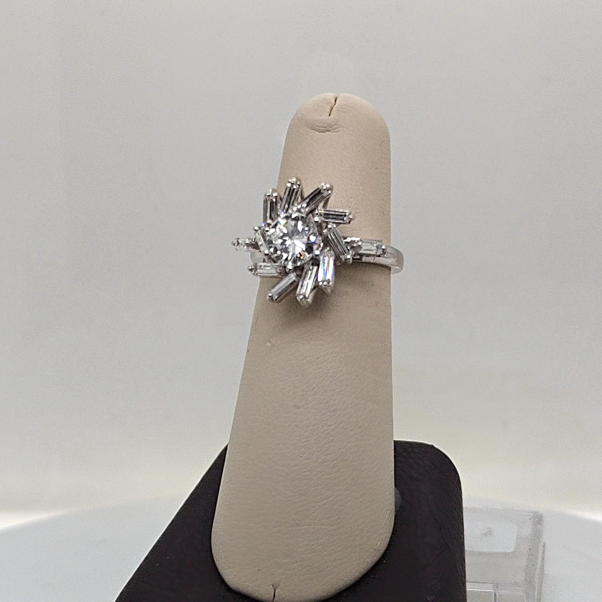 DIAMOND CLUSTER RING 2.02CTW PLATINUM