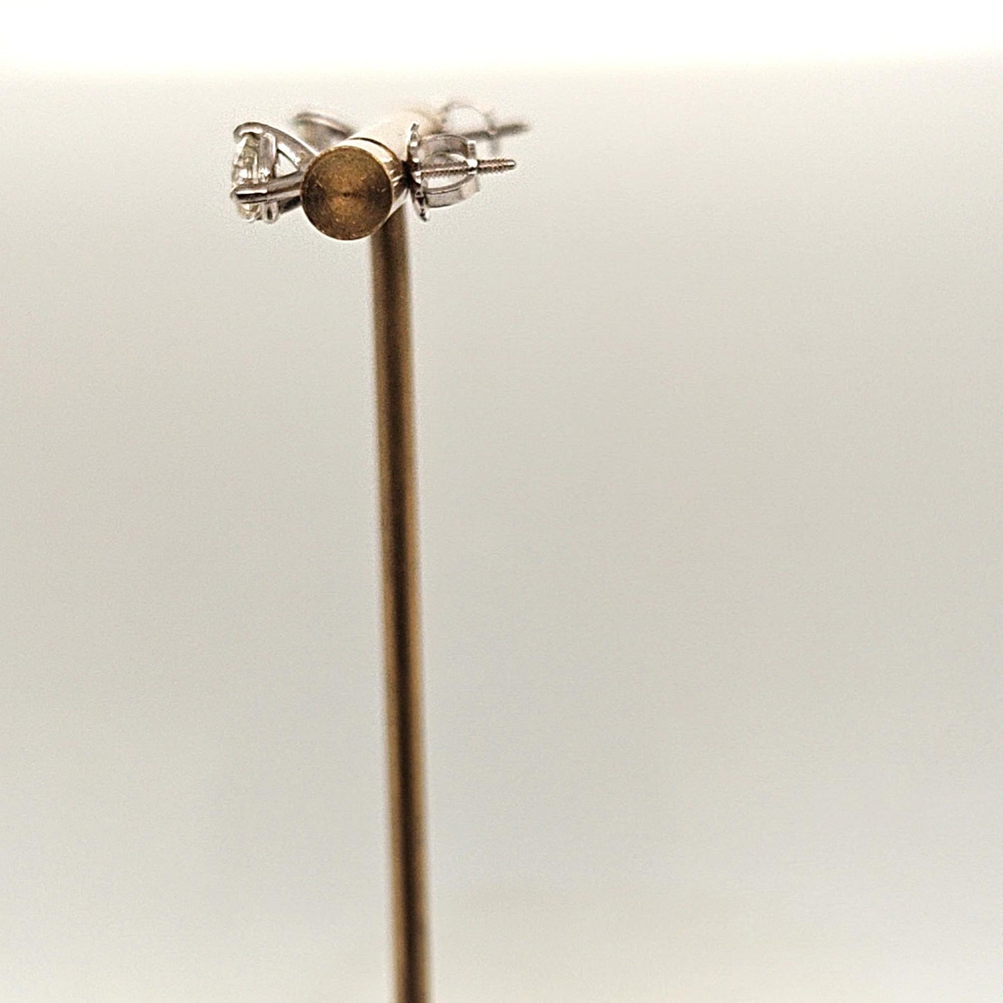 DIAMOND STUD EARRINGS 1.02CT WHITE GOLD