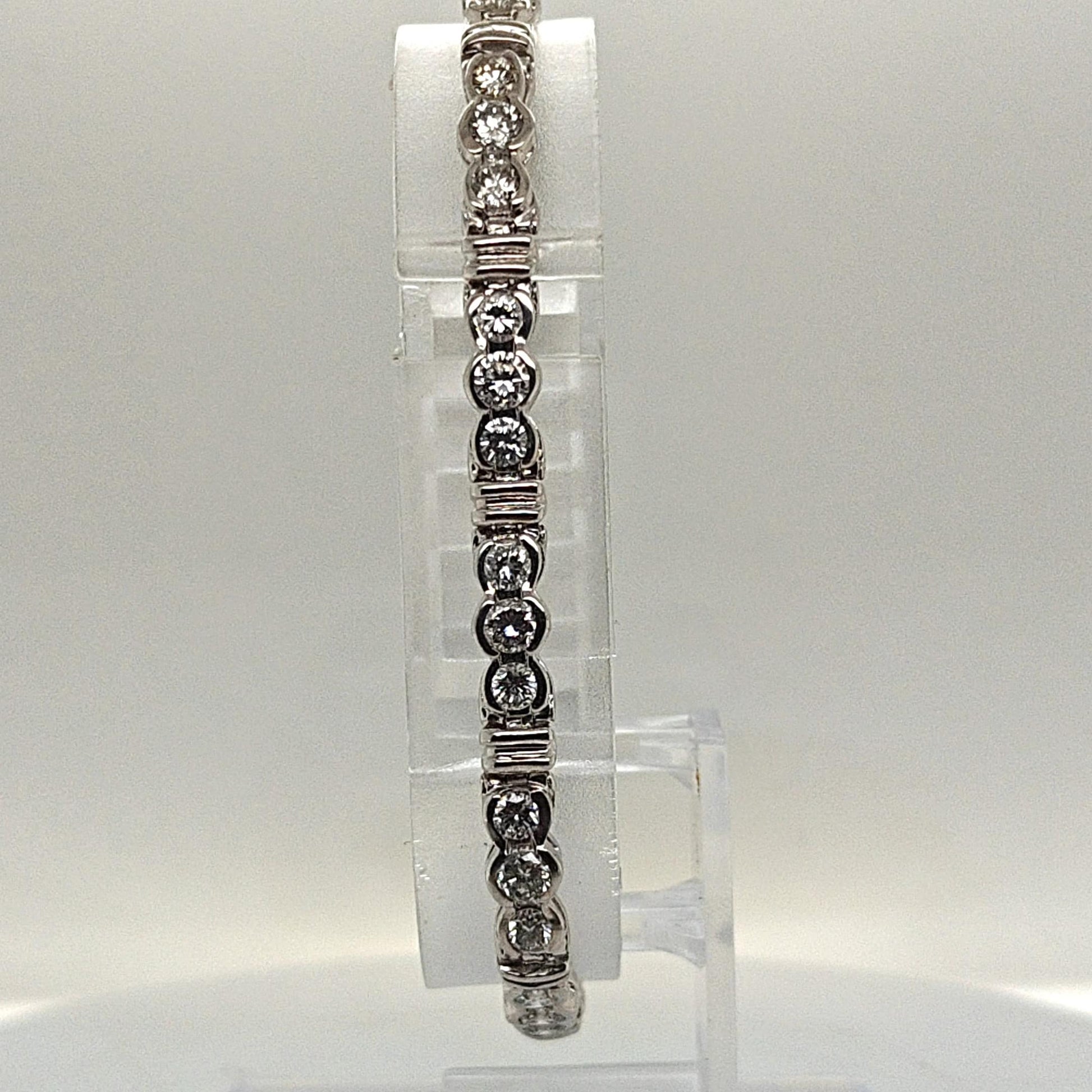 DIAMOND BRACELET 4.54CT BEZEL SET WHITE GOLD