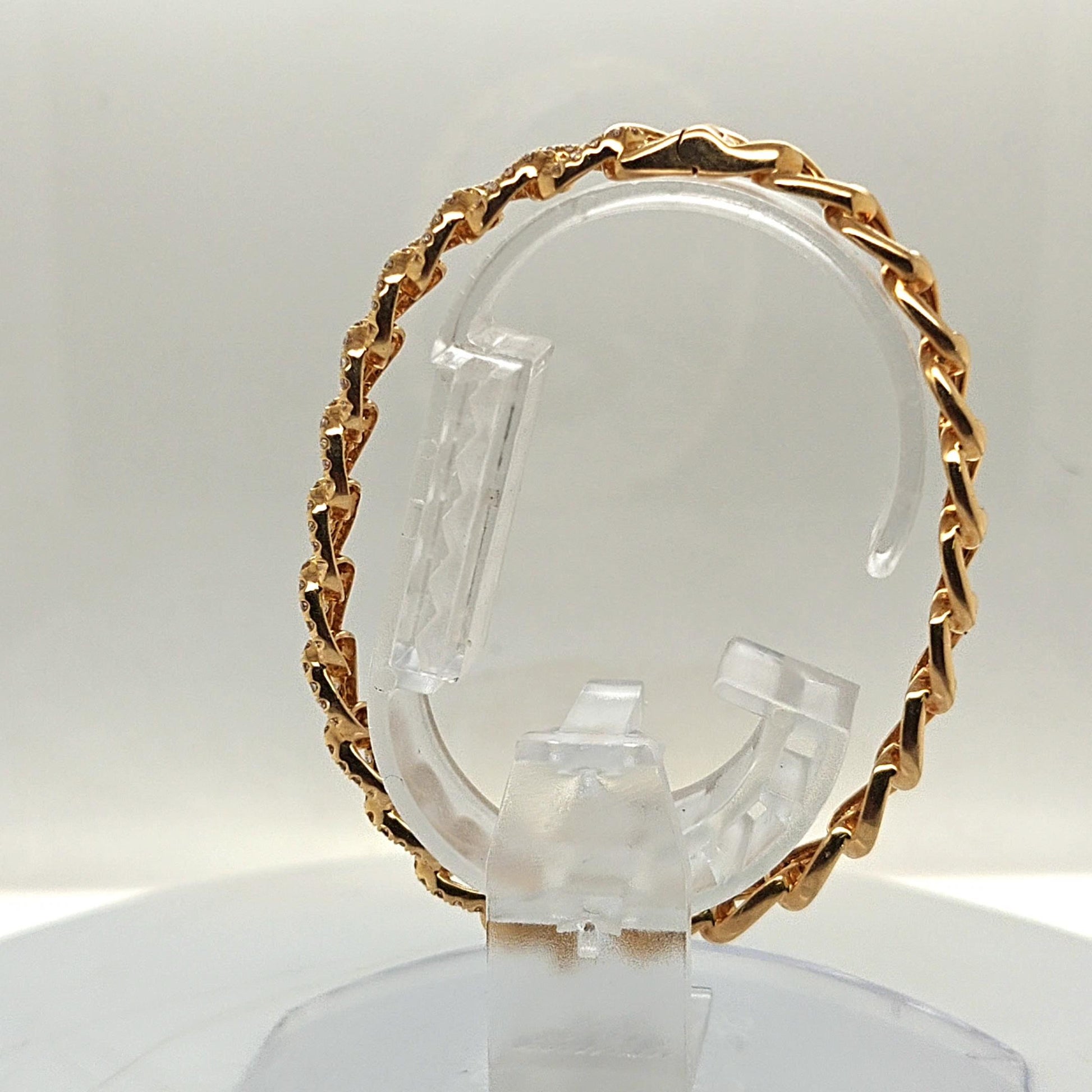 DIAMOND BANGLE BRACELET 1.73CT YELLOW GOLD
