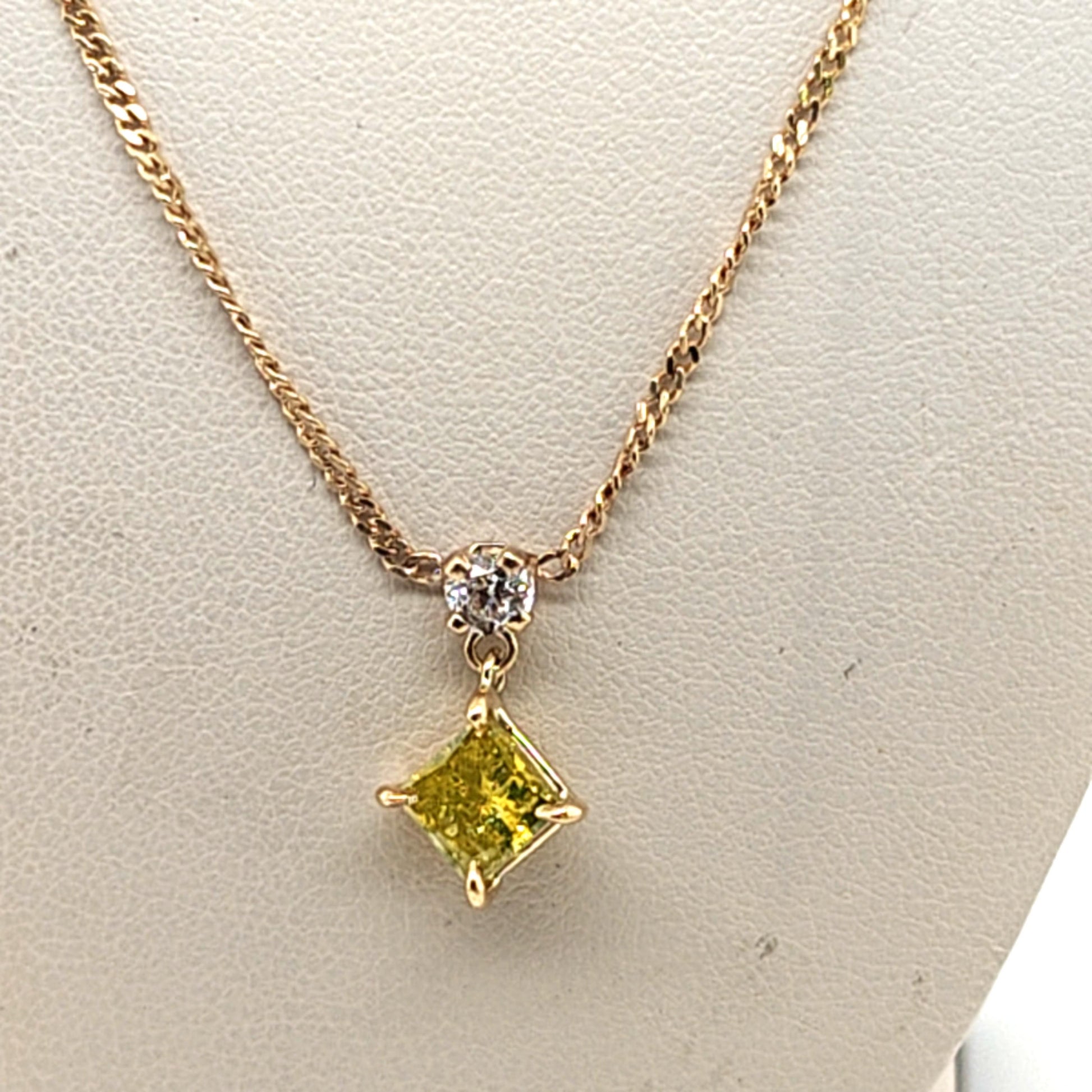 DIAMOND PENDANT NECKLACE FANCY YELLOW 0.71CT YELLOW GOLD