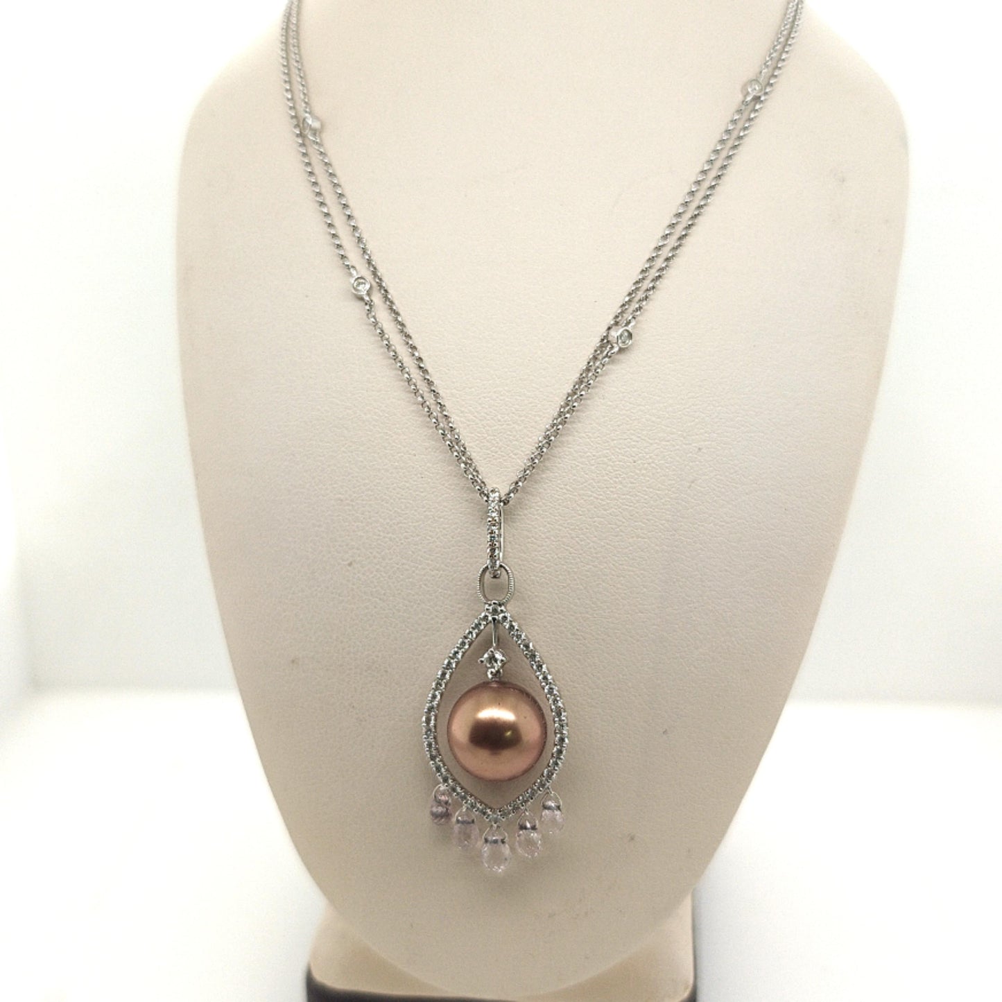 BLACK PEARL AND BRIOLETTE DIAMOND PENDANT NECKLACE WHITE GOLD