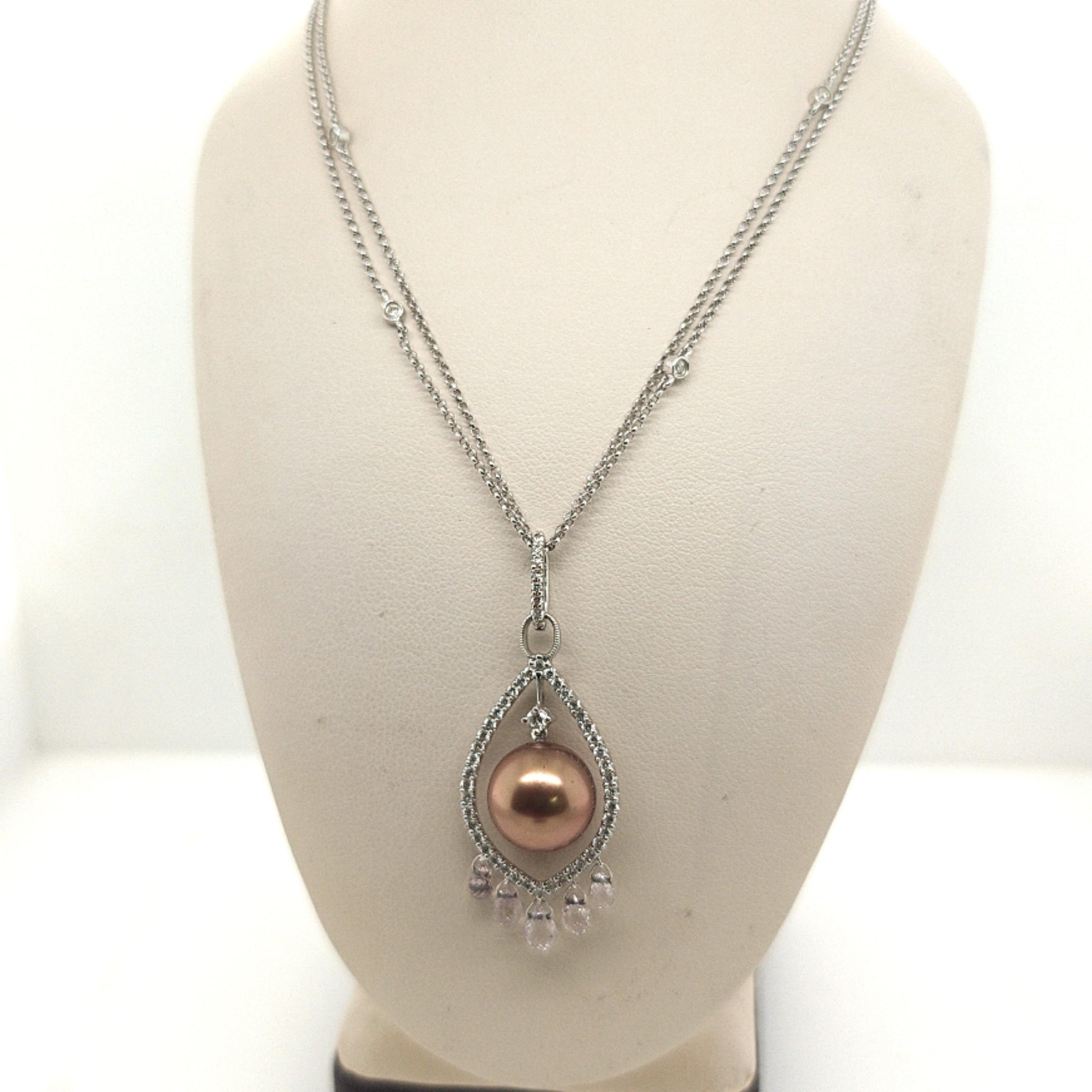 BLACK PEARL AND BRIOLETTE DIAMOND PENDANT NECKLACE WHITE GOLD