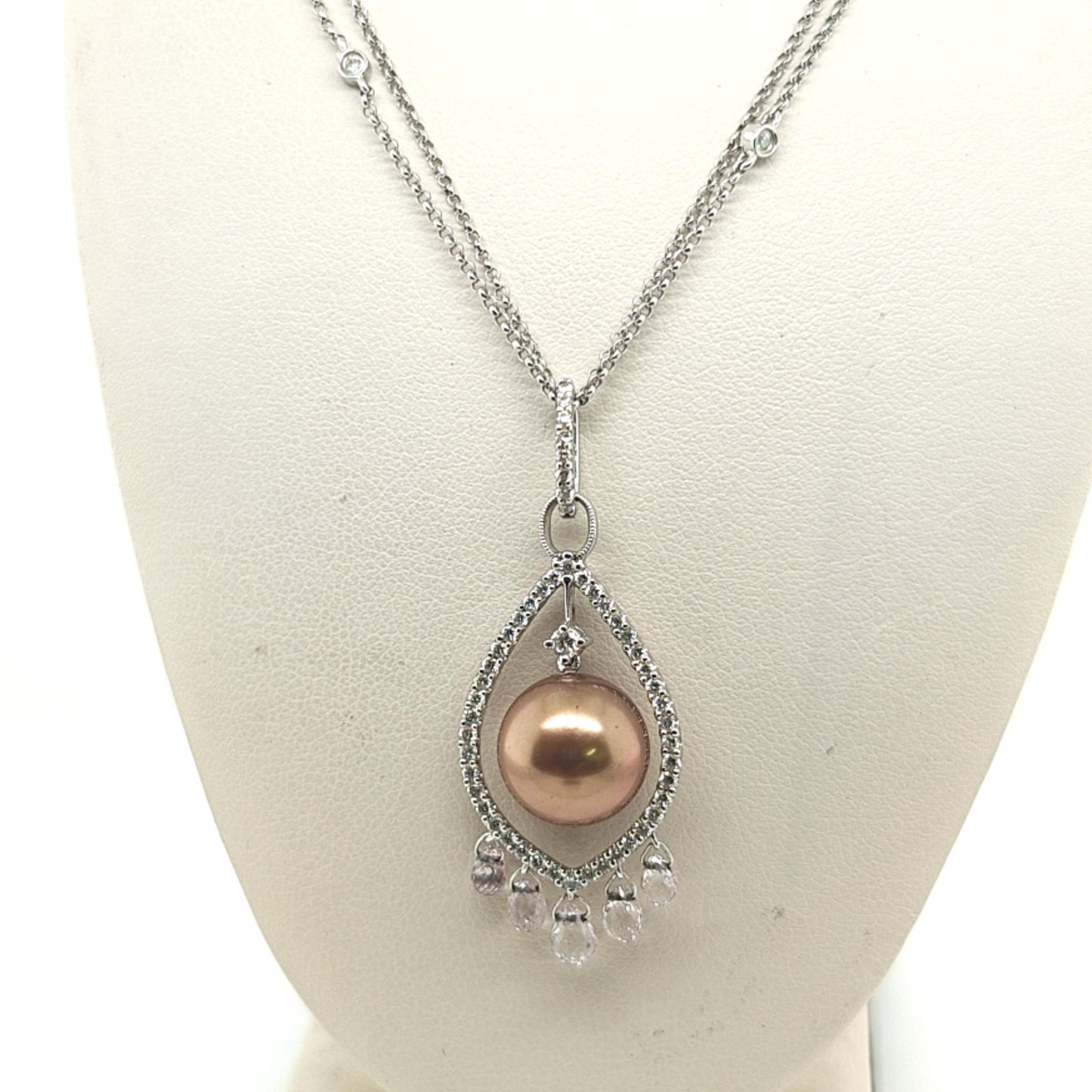 BLACK PEARL AND BRIOLETTE DIAMOND PENDANT NECKLACE WHITE GOLD