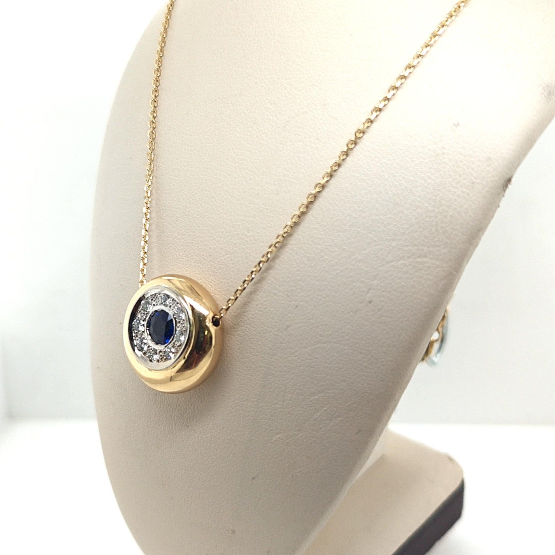 SAPPHIRE AND DIAMOND PENDANT NECKLACE YELLOW GOLD
