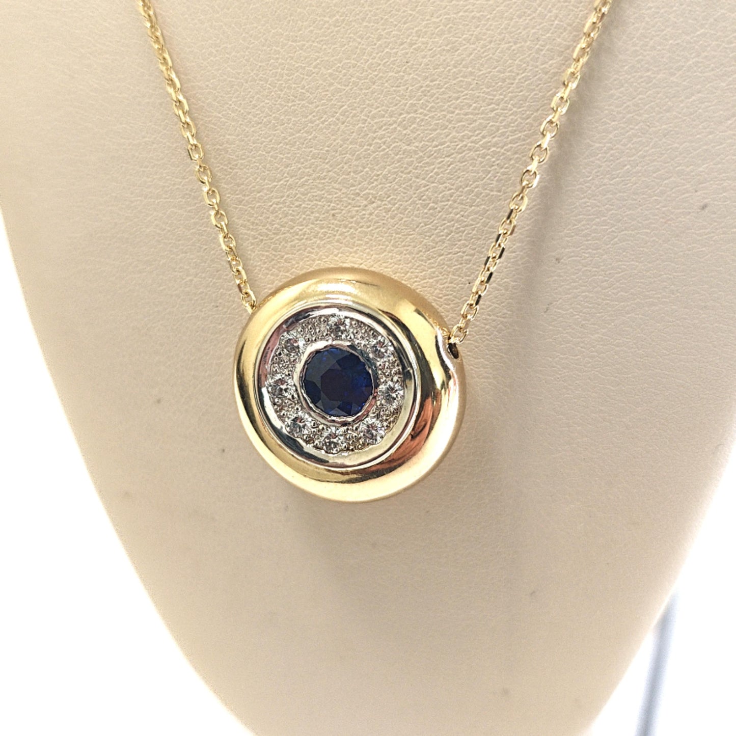 SAPPHIRE AND DIAMOND PENDANT NECKLACE YELLOW GOLD
