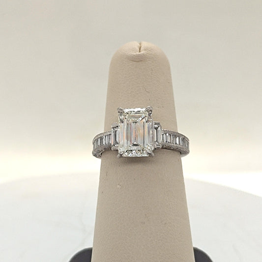 DIAMOND RING 2.66CT EMERALD CUT GIA PLATINUM