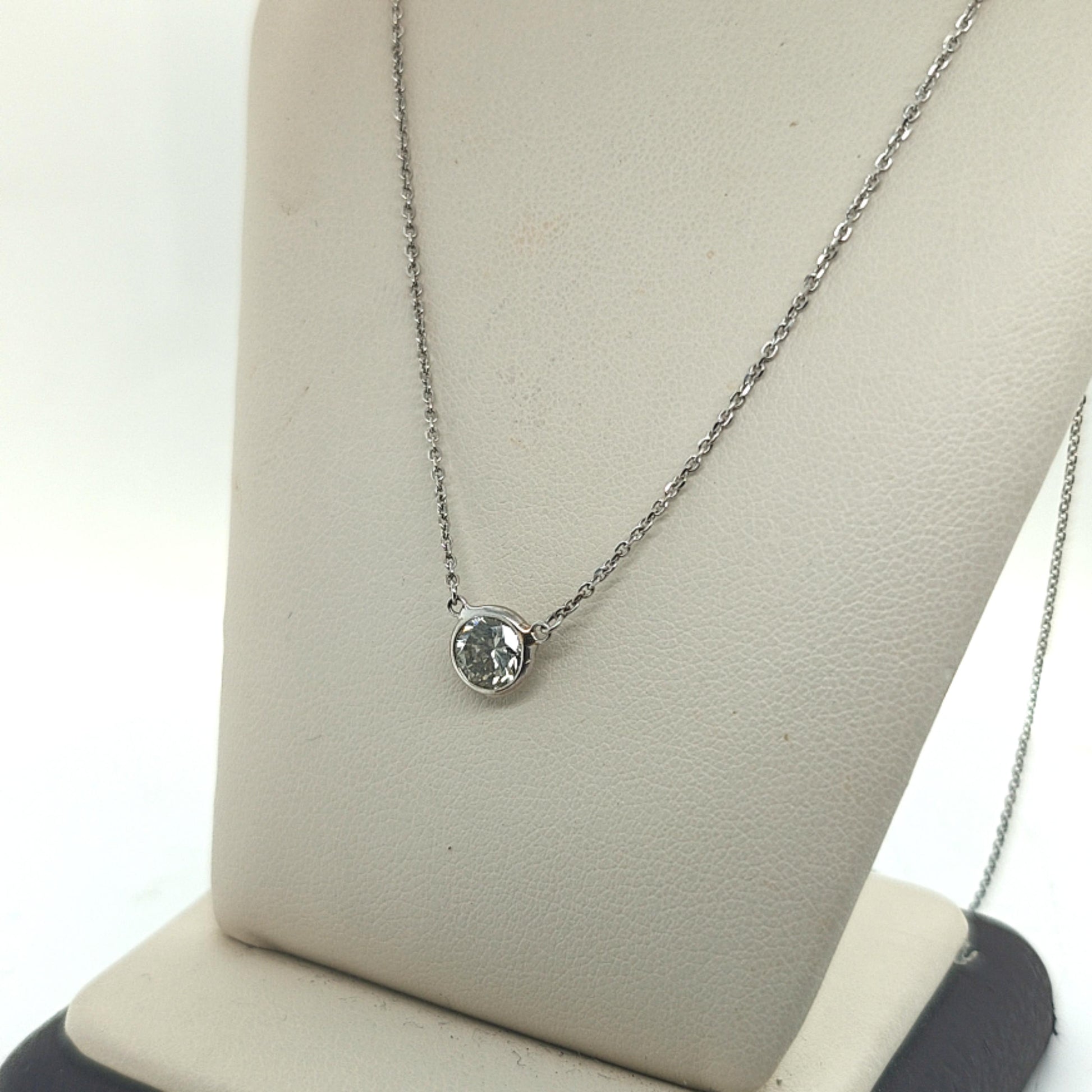 SOLITAIRE PENDANT NECKLACE 0.93CT PLATINUM AND WHITE GOLD
