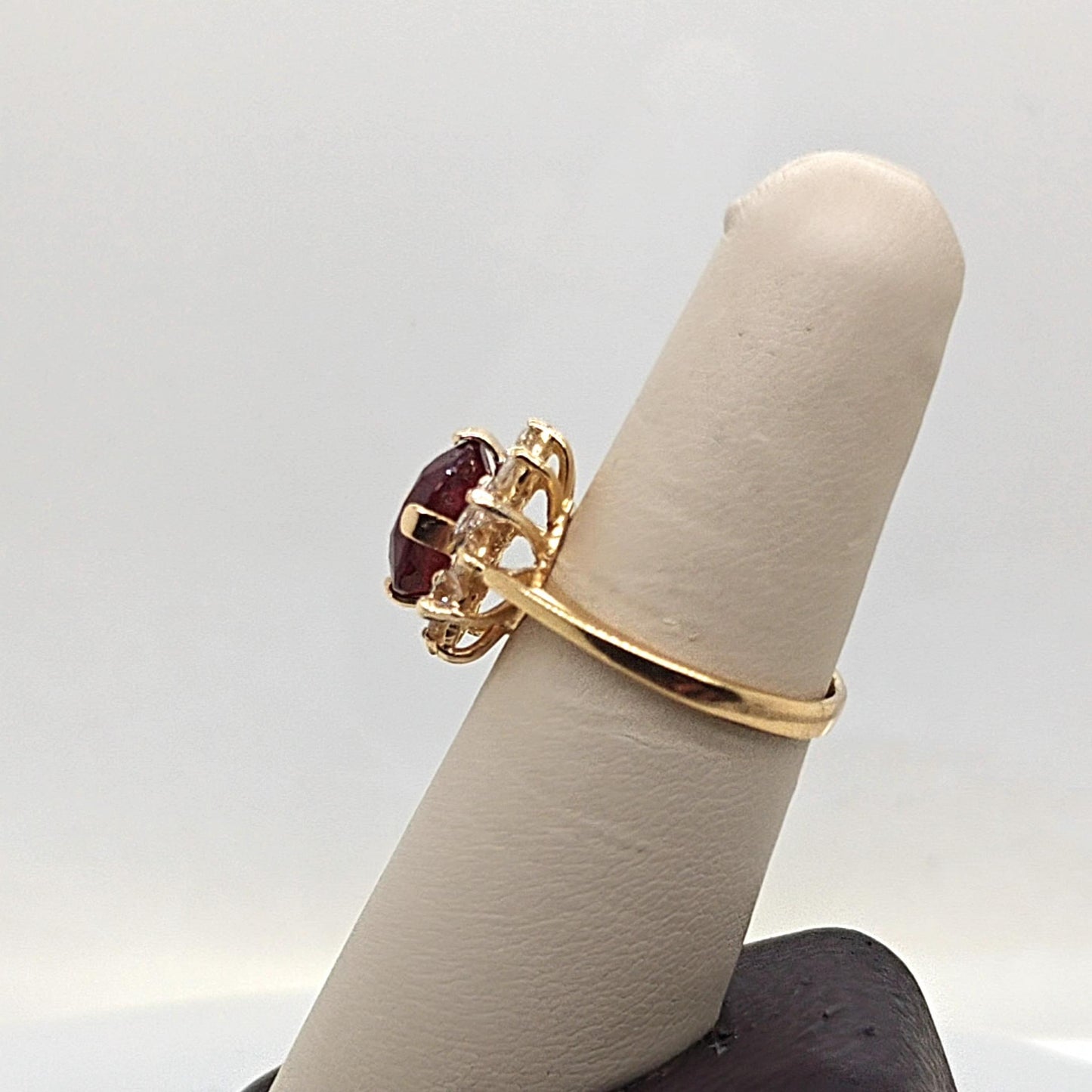 RUBY AND DIAMOND CLUSTER RING YELLOW GOLD