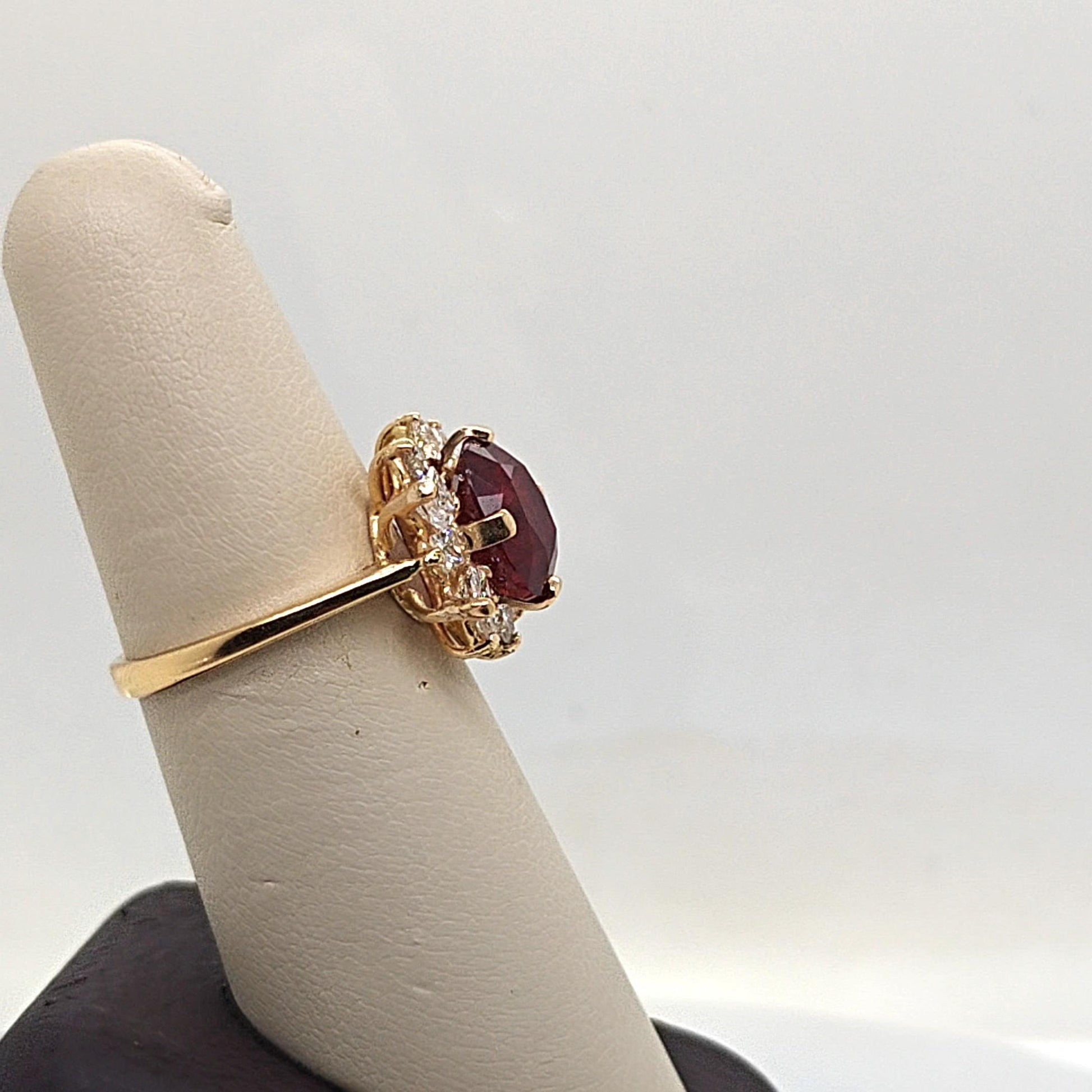 RUBY AND DIAMOND CLUSTER RING YELLOW GOLD