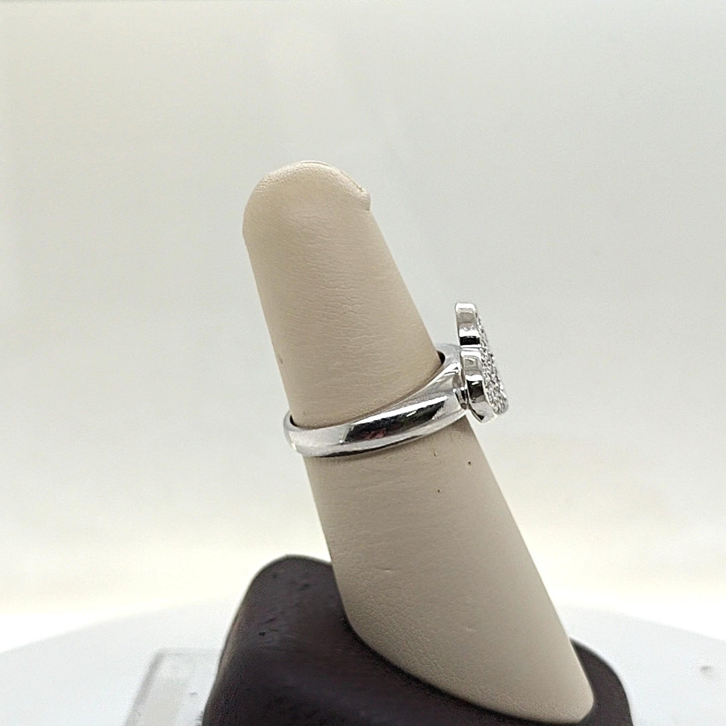 PAVE HEART SHAPE DIAMOND RING WHITE GOLD