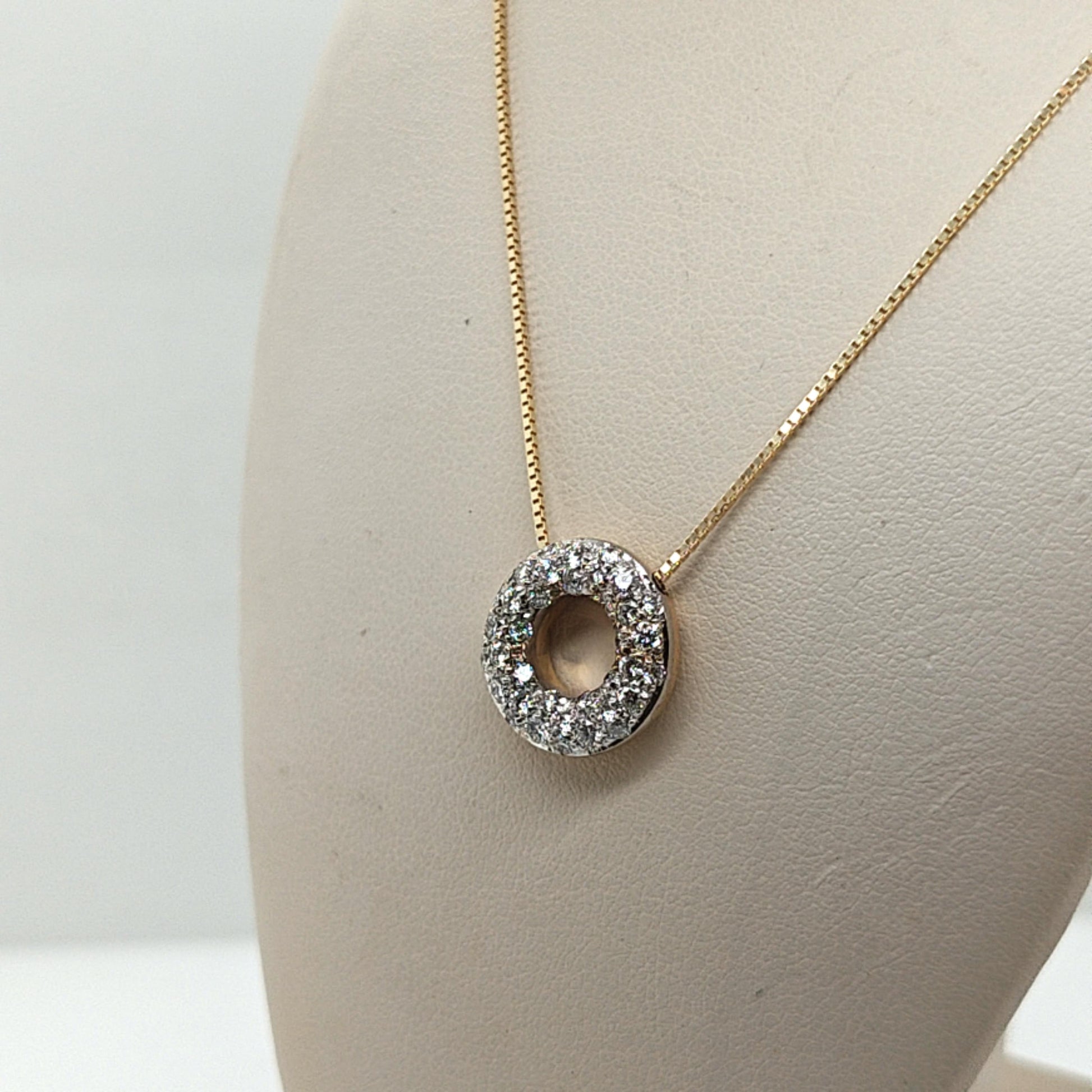 DIAMOND CIRCLE PENDANT NECKLACE 0.77CT YELLOW GOLD
