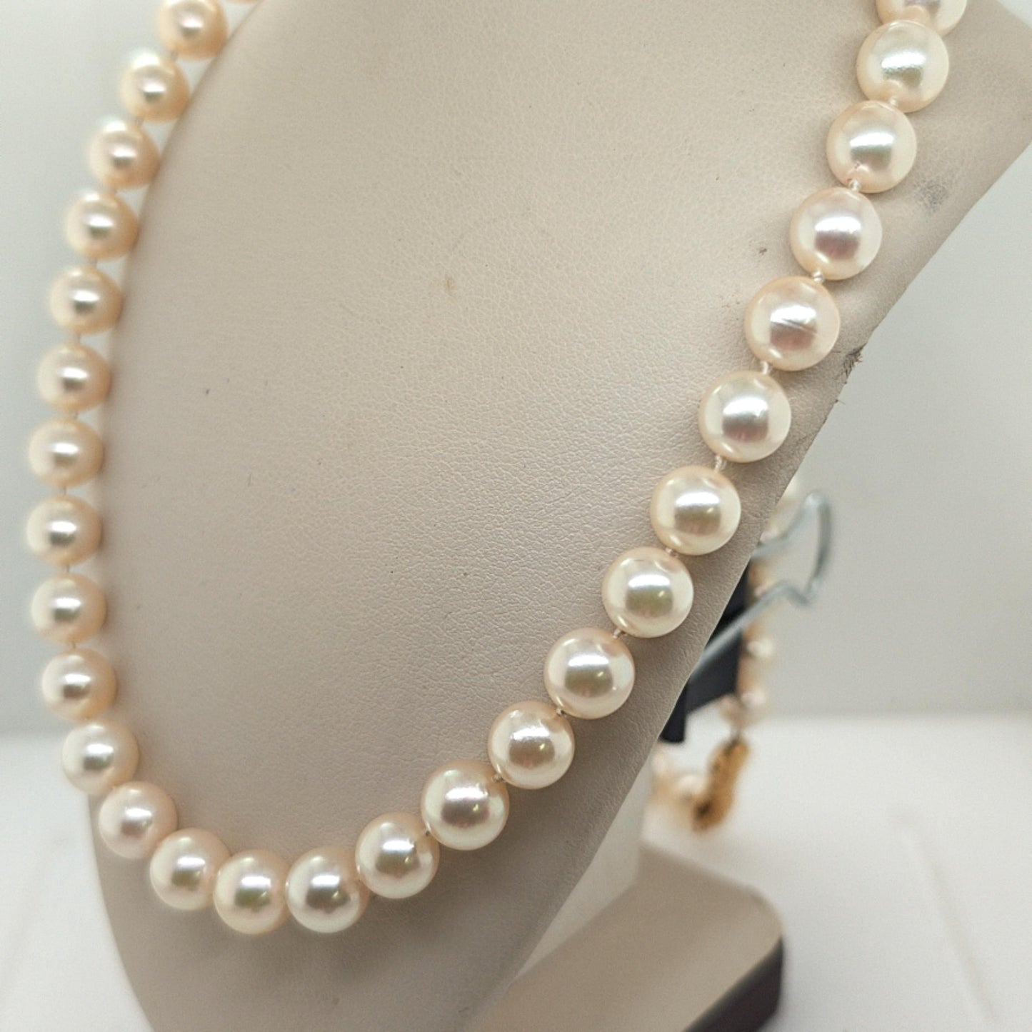 MIKIMOTO 7.5-8MM PEARLS SINGLE STRAND WITH 18KT YELLOW GOLD CLASP