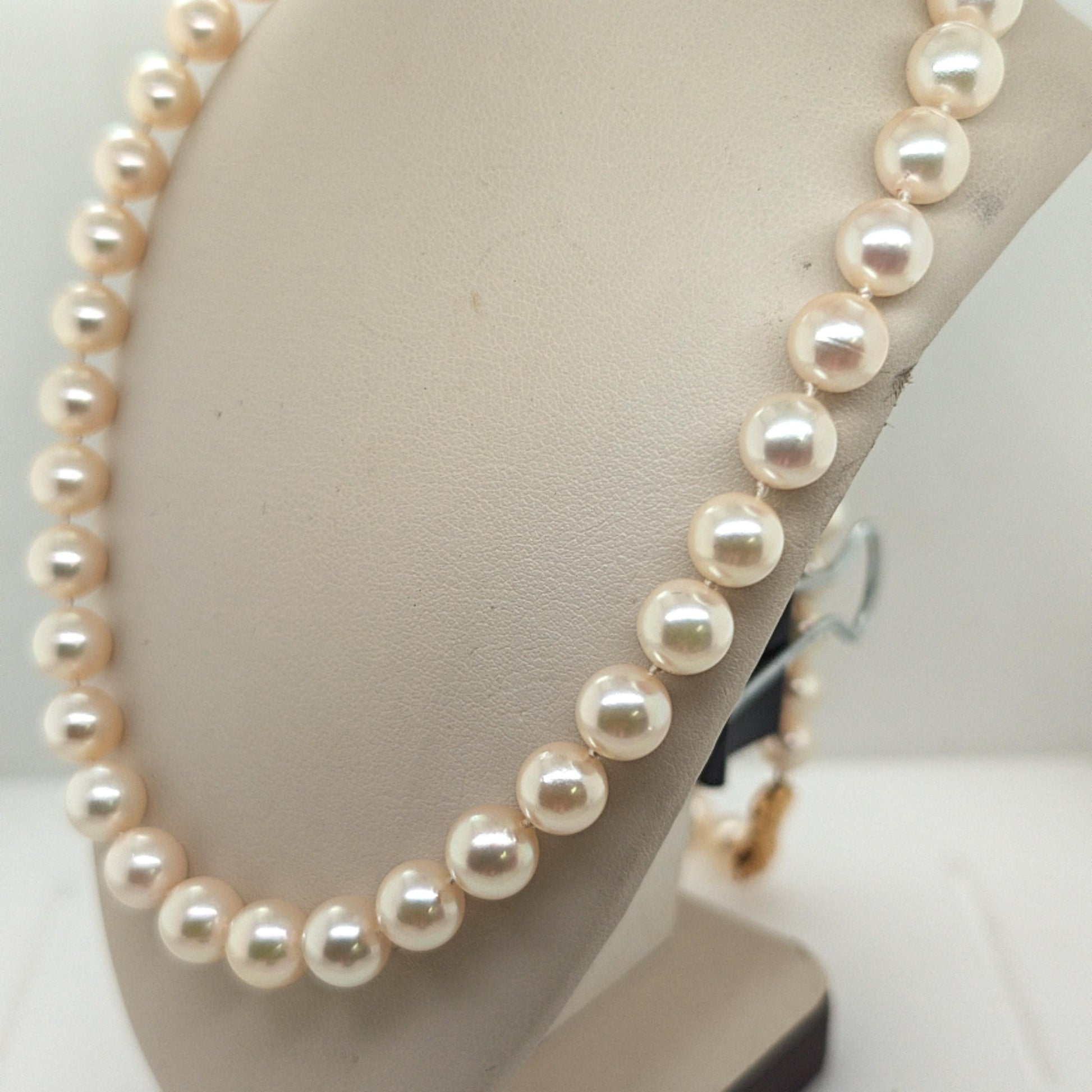 MIKIMOTO 7.5-8MM PEARLS SINGLE STRAND WITH 18KT YELLOW GOLD CLASP