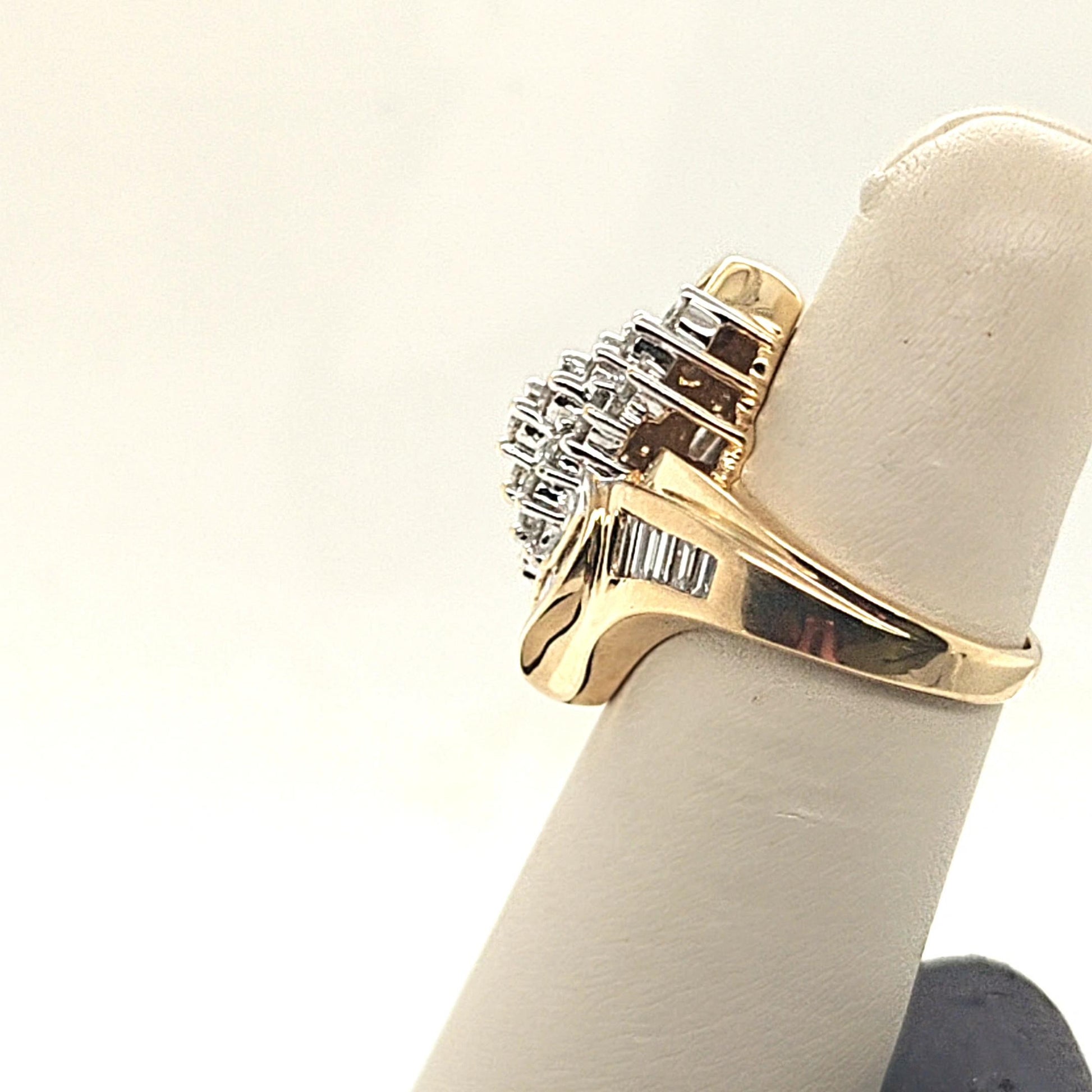 DIAMOND CLUSTER RING ROUND AND BAGUETTE 2.15CTW YELLOW GOLD