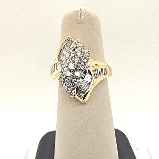 DIAMOND CLUSTER RING ROUND AND BAGUETTE 2.15CTW YELLOW GOLD