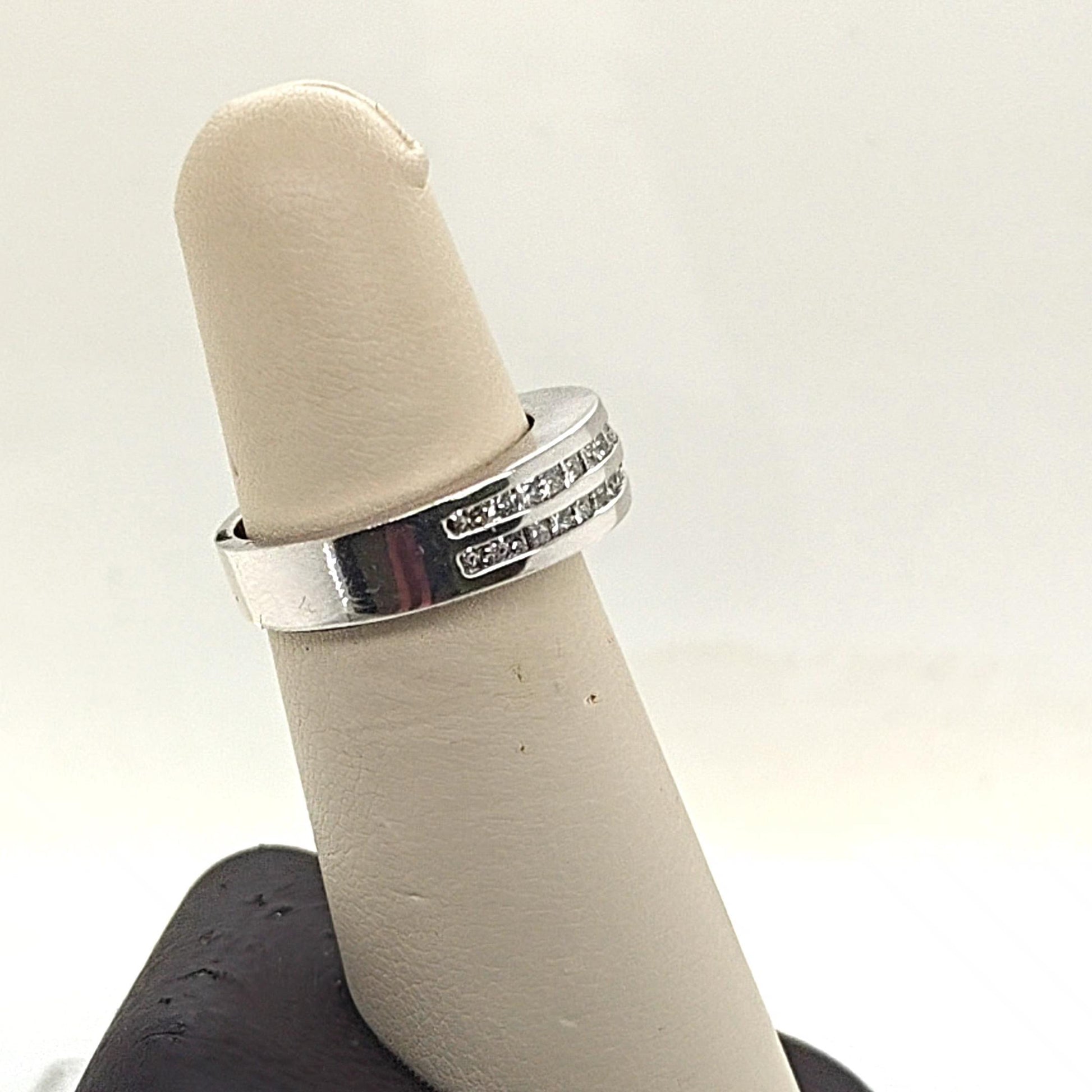 DIAMOND WEDDING BAND TWO ROWS 1.01CTW WHITE GOLD