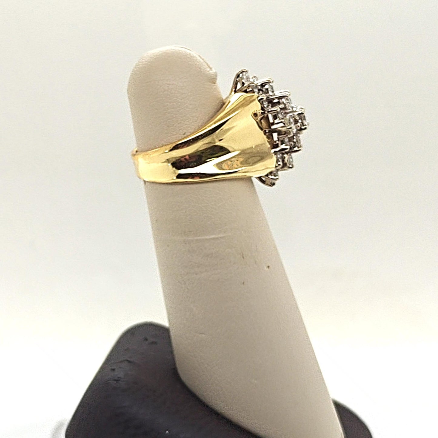 DIAMOND CLUSTER RING 1.05CTW YELLOW GOLD