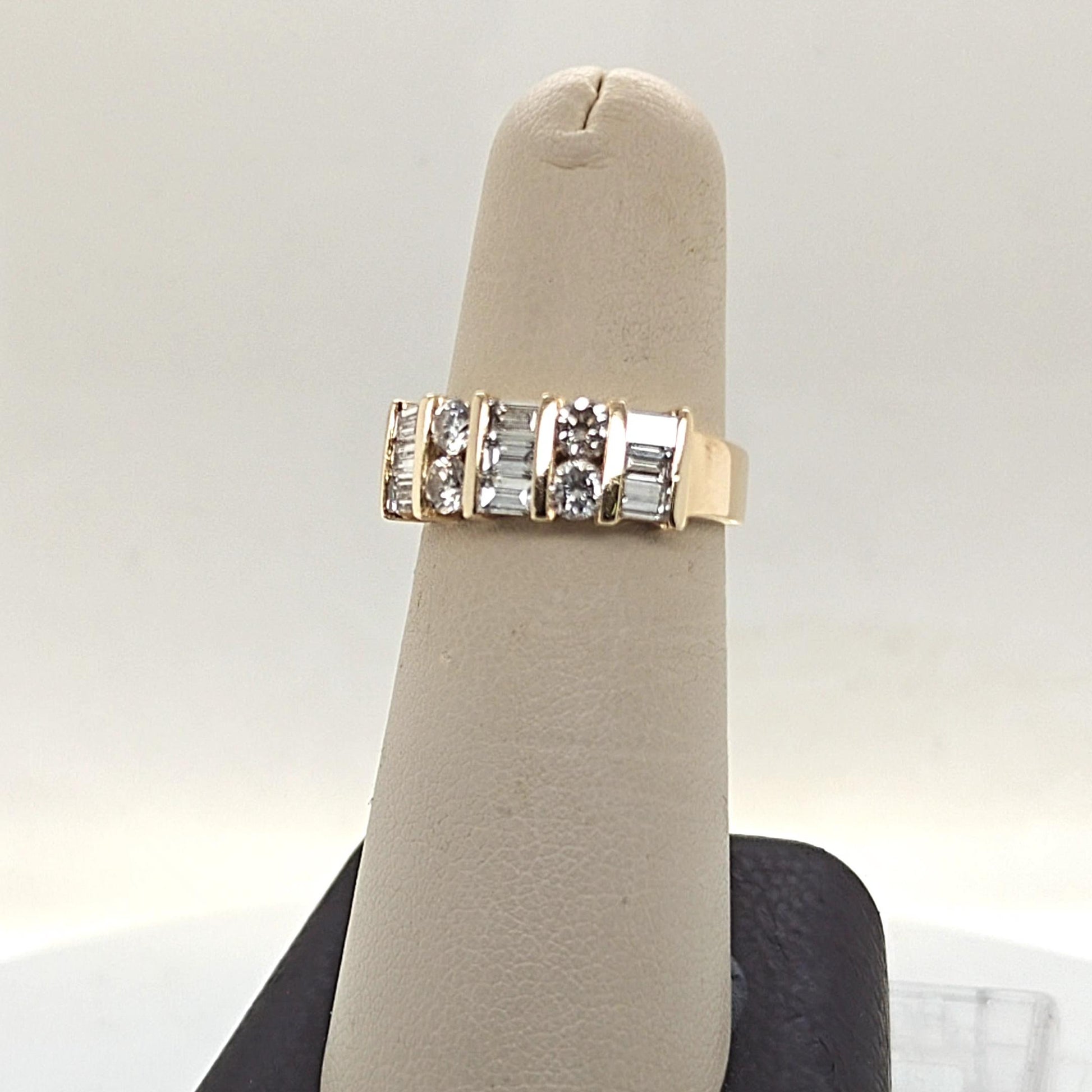 DIAMOND BAGUETTE AND ROUND BAND RING 1.41CTW YELLOW GOLD