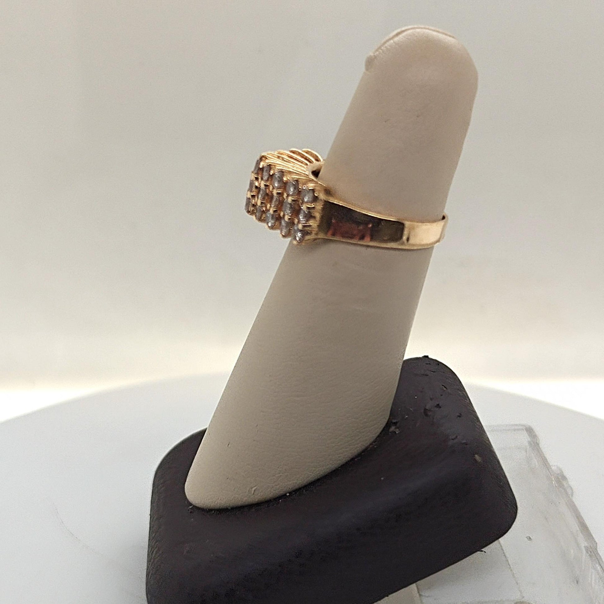 DIAMOND THREE ROW RING 1.10CTW YELLOW GOLD