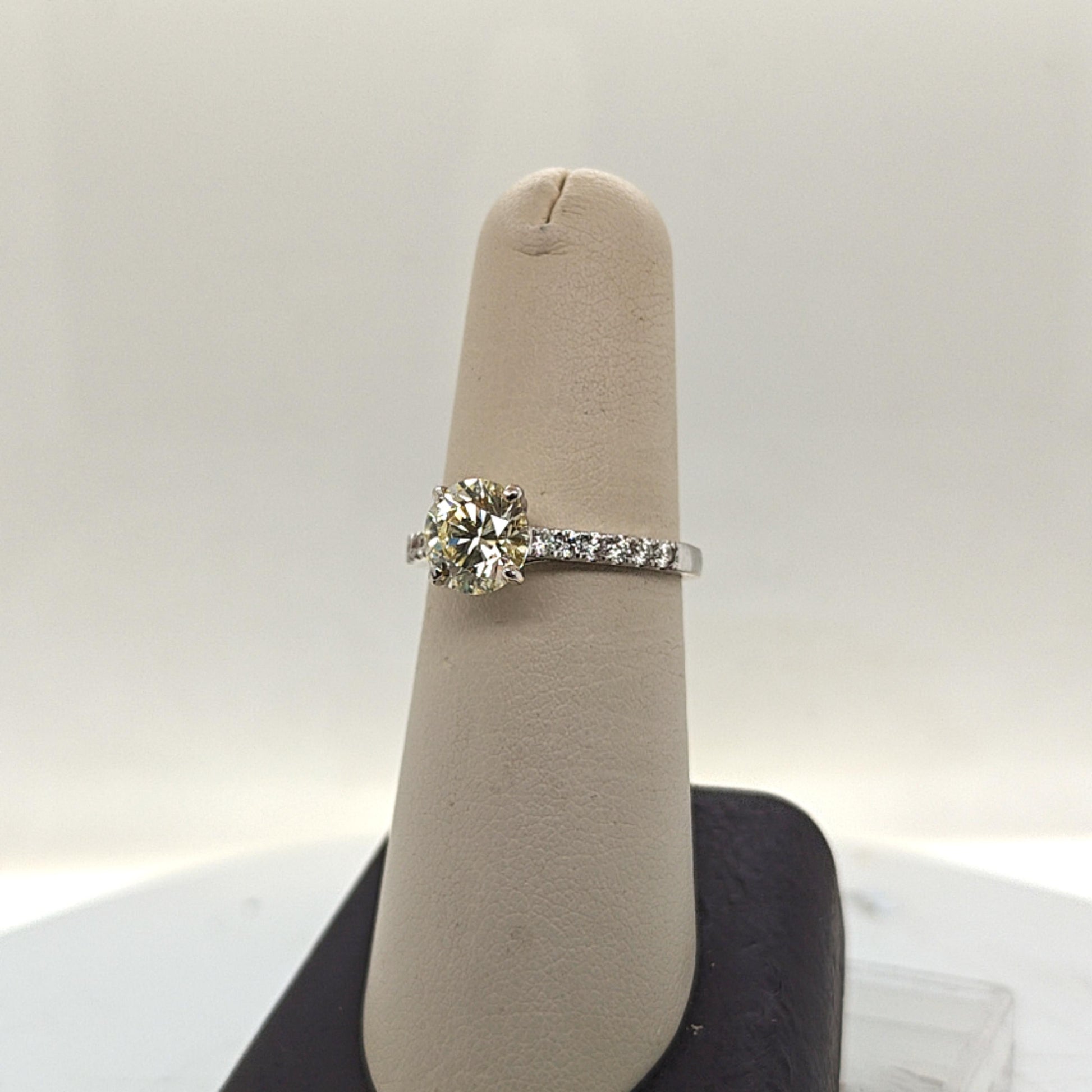 DIAMOND ENGAGEMENT RING 1.60CT ROUND WHITE GOLD
