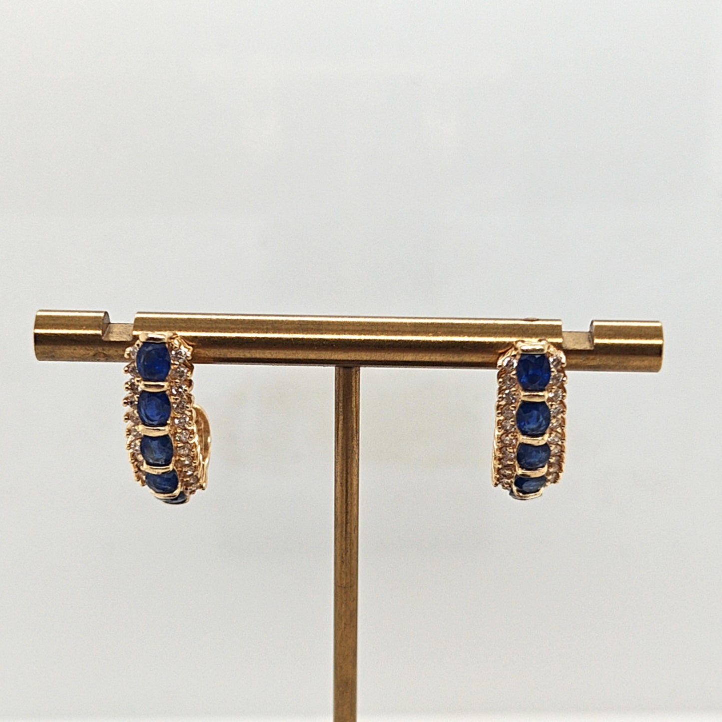 SAPPHIRE AND DIAMOND EARRINGS YELLOW GOLD
