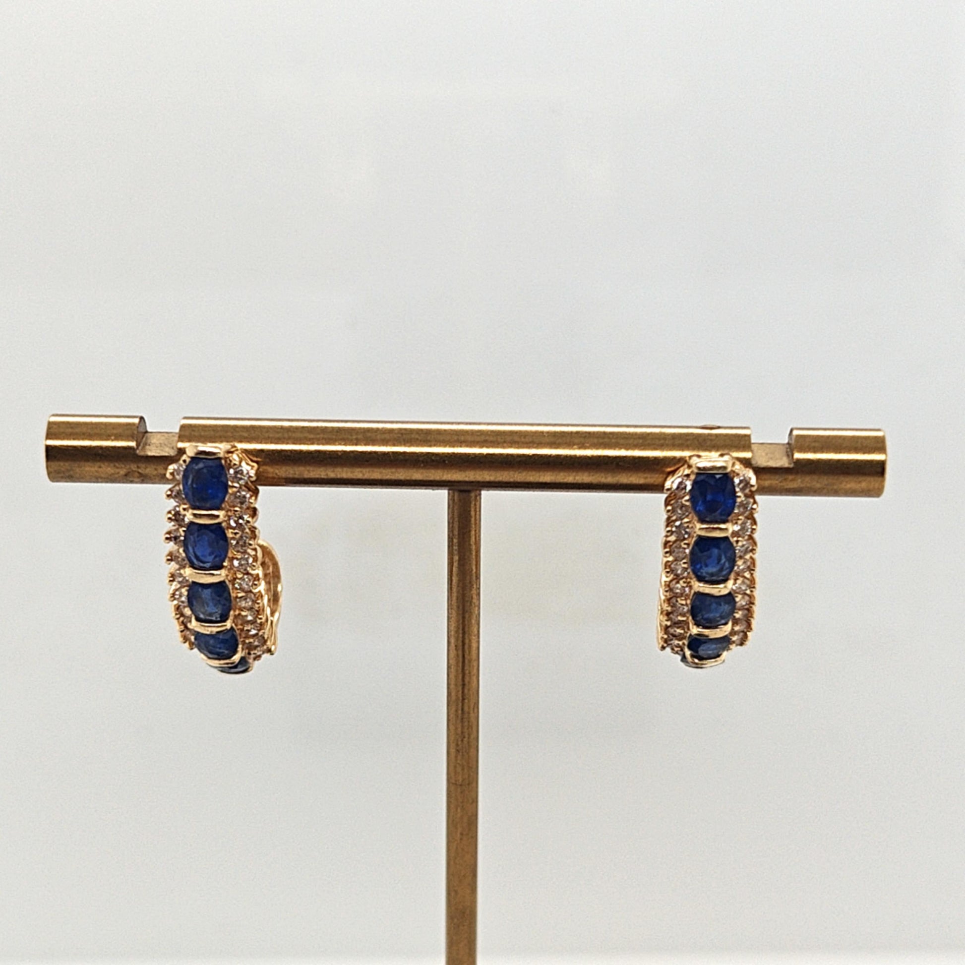 SAPPHIRE AND DIAMOND EARRINGS YELLOW GOLD