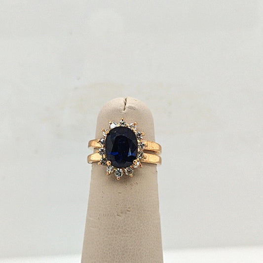 SAPPHIRE AND DIAMOND CLUSTER RING YELLOW GOLD