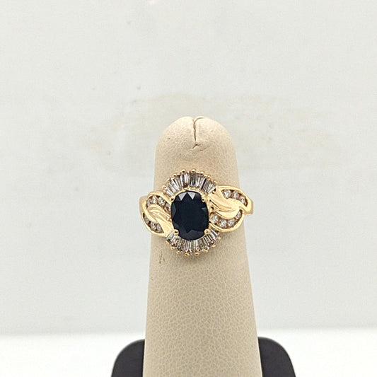 SAPPHIRE AND DIAMOND CLUSTER RING YELLOW GOLD