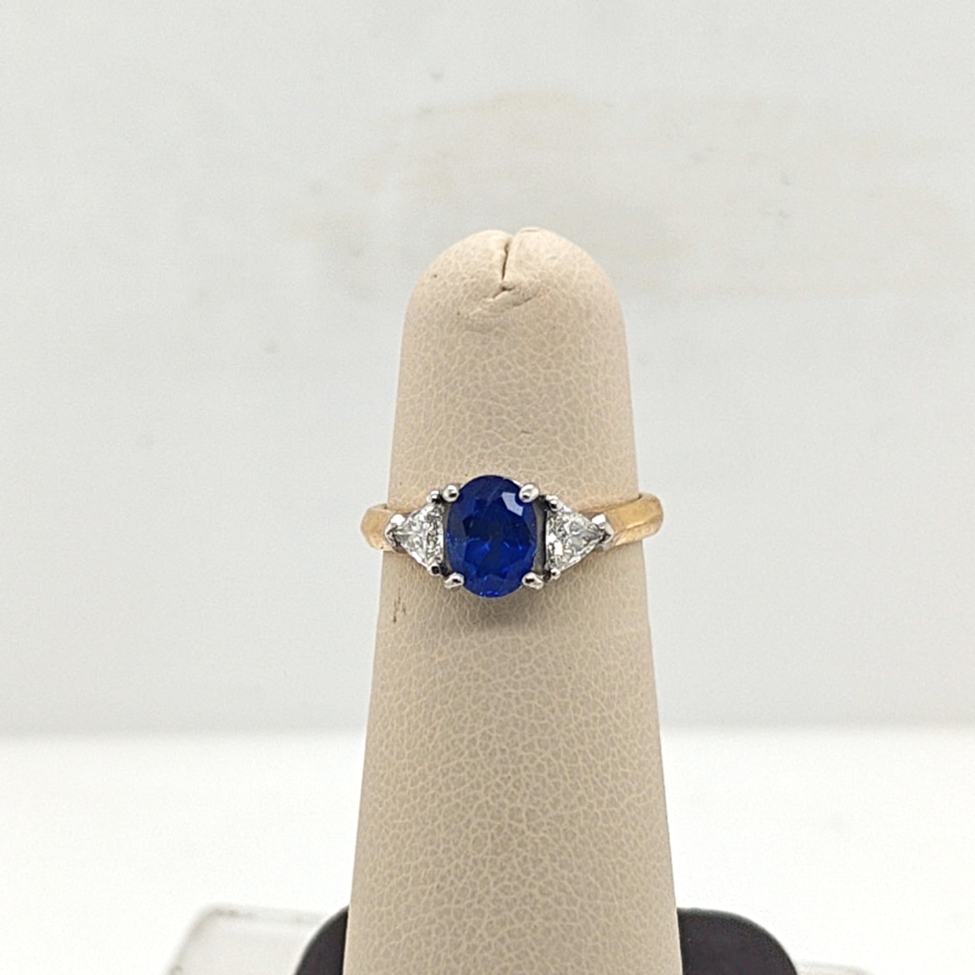 SAPPHIRE AND DIAMOND TRILLIONS RING YELLOW GOLD AND PLATINUM