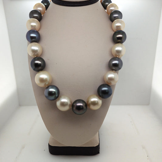 PEARL NECKLACE BLACK AND WHITE PEARLS WITH DIAMOND CLASP
