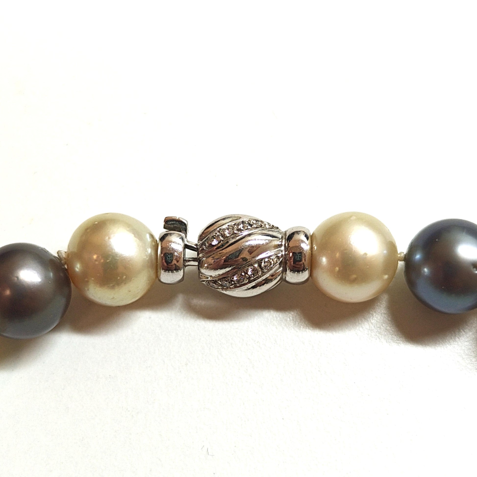 PEARL NECKLACE BLACK AND WHITE PEARLS WITH DIAMOND CLASP