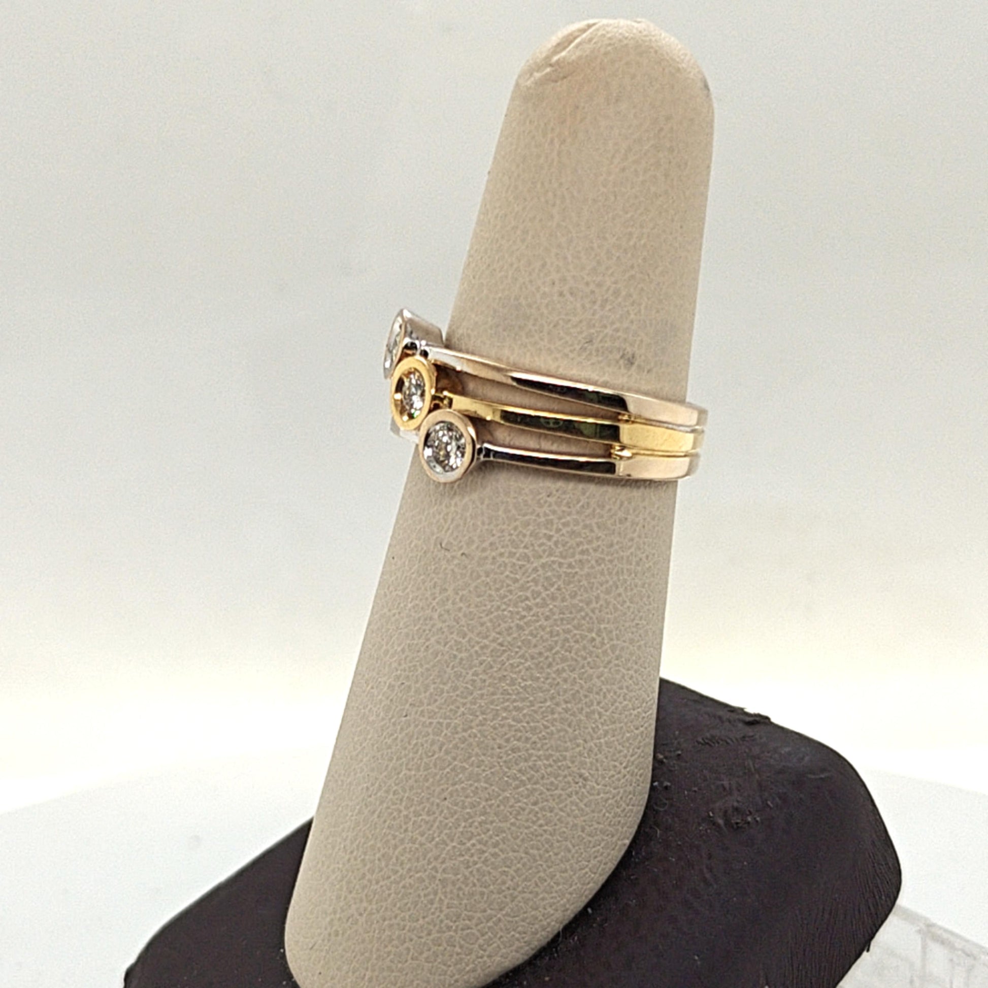 THREE DIAMOND RING 0.45CTW TWO TONE GOLD