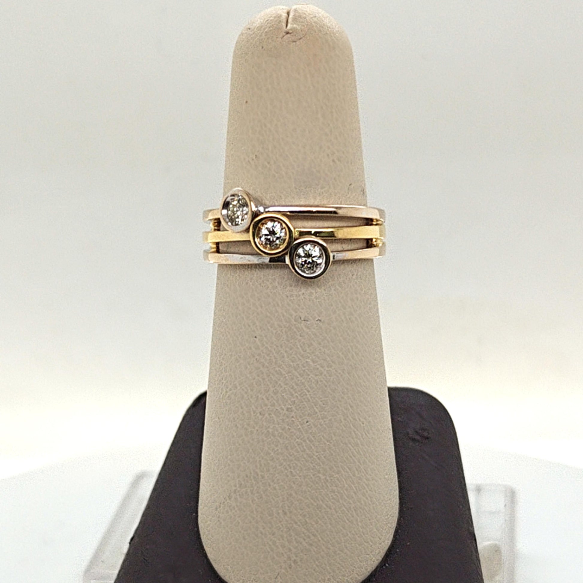 THREE DIAMOND RING 0.45CTW TWO TONE GOLD