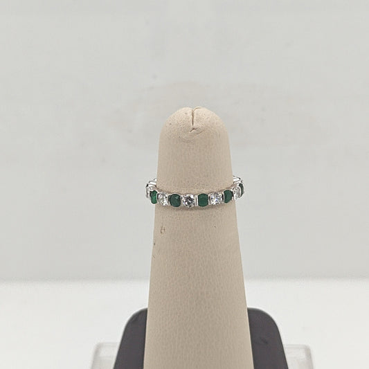 DIAMOND AND EMERALD ETERNITY BAND RING WHITE GOLD