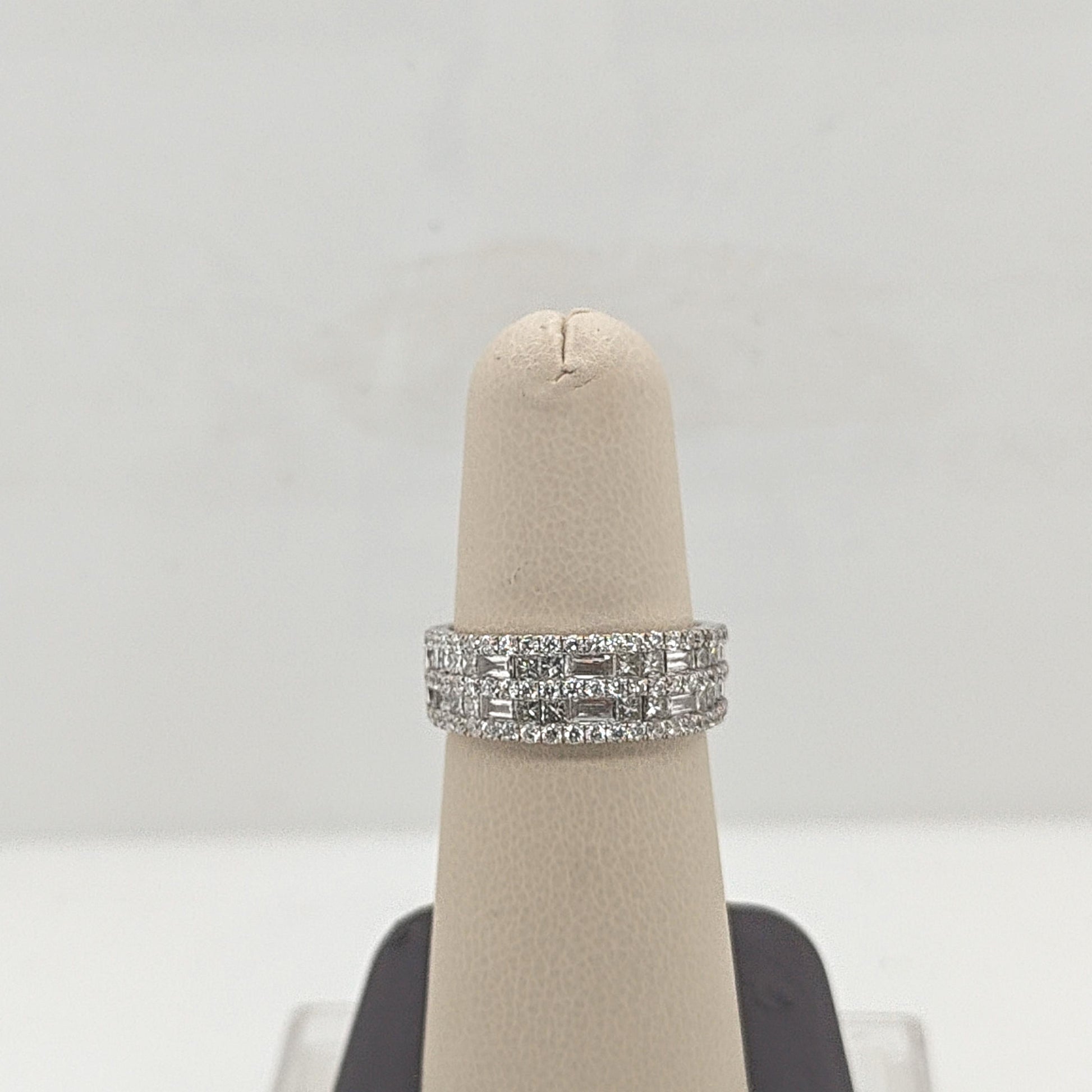 DIAMOND HALF ETERNITY ROUND AND PRINCESS CUT BAND RING 1.64CTW WHITE GOLD