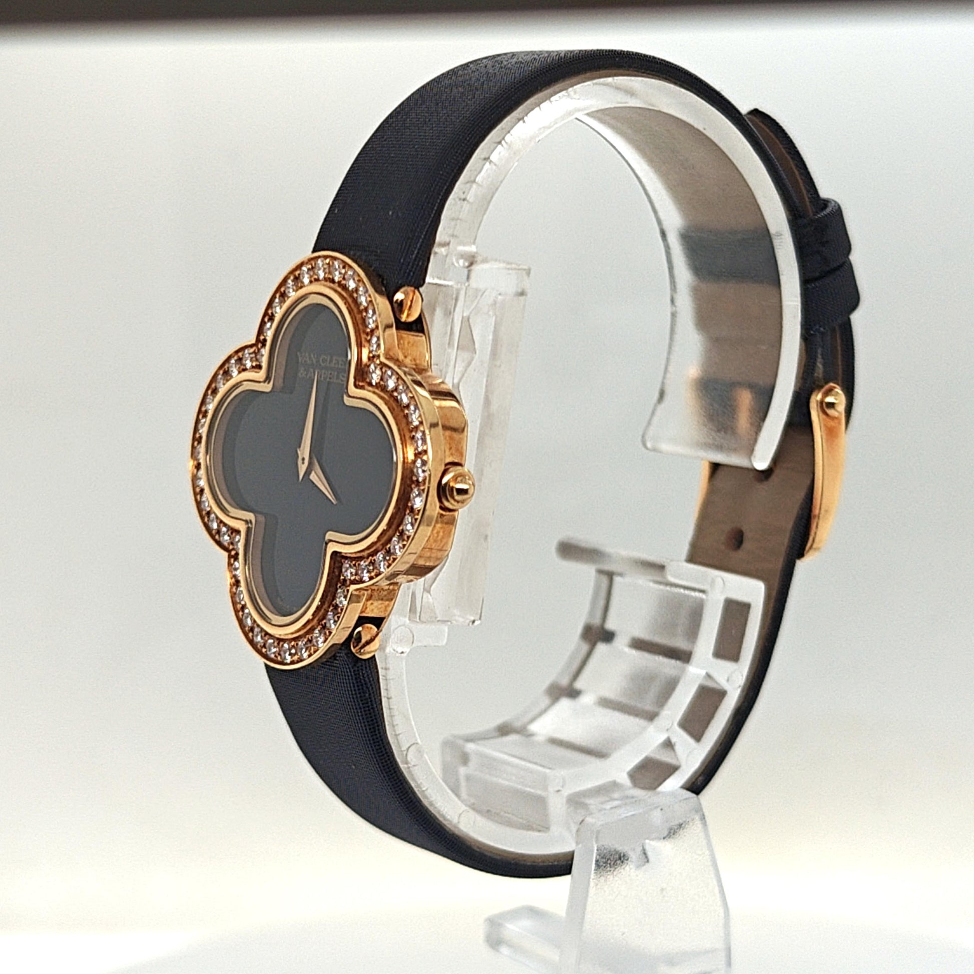 VAN CLEEF AND ARPELS VINTAGE ALHAMBRA MEDIUM LADIES DIAMOND WATCH