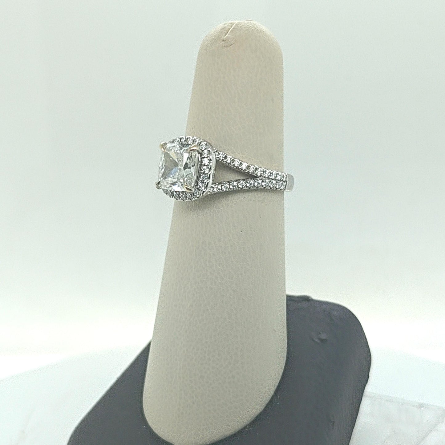 DIAMOND ENGAGEMENT RING 2.01CT WHITE GOLD HALO MOUNTING