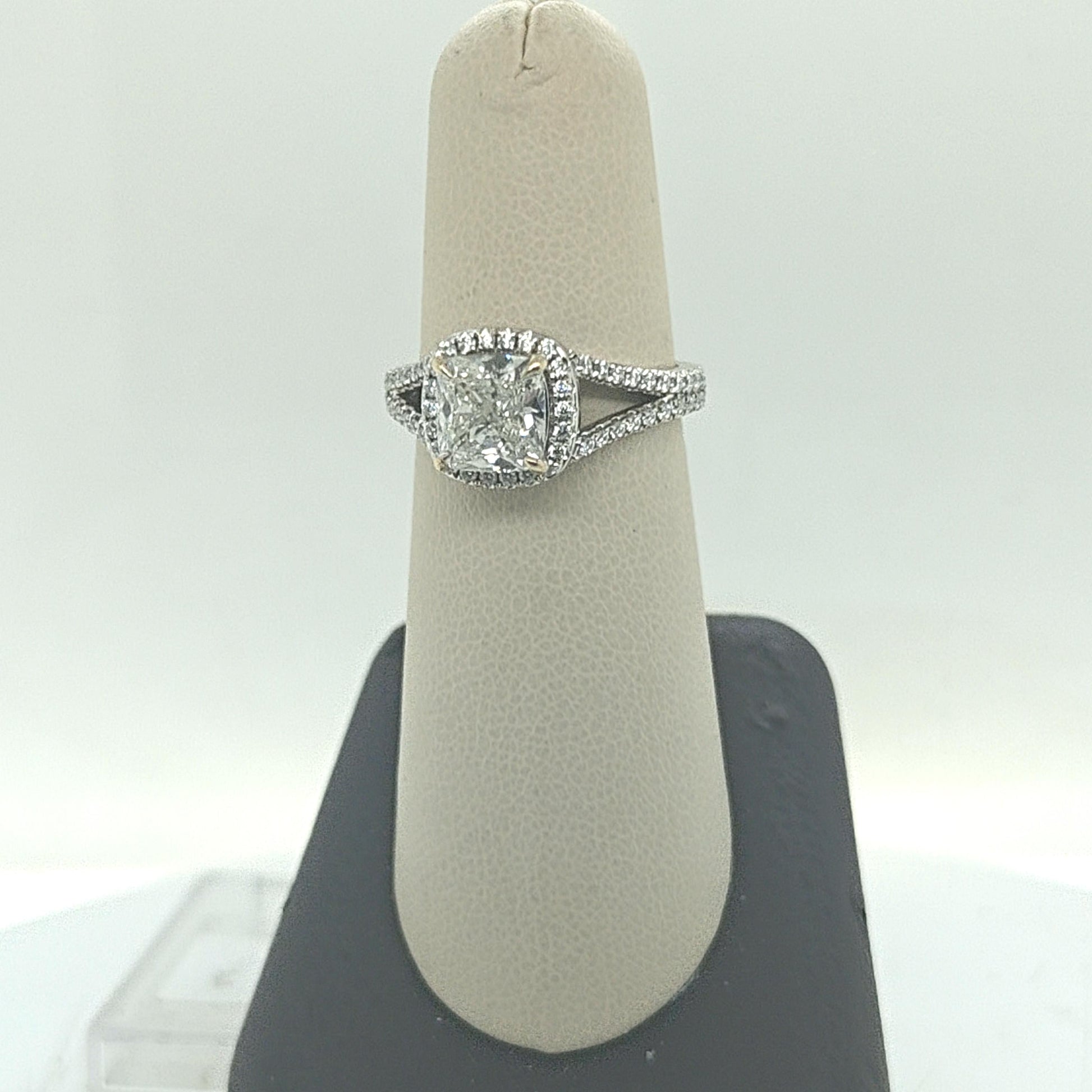 DIAMOND ENGAGEMENT RING 2.01CT WHITE GOLD HALO MOUNTING